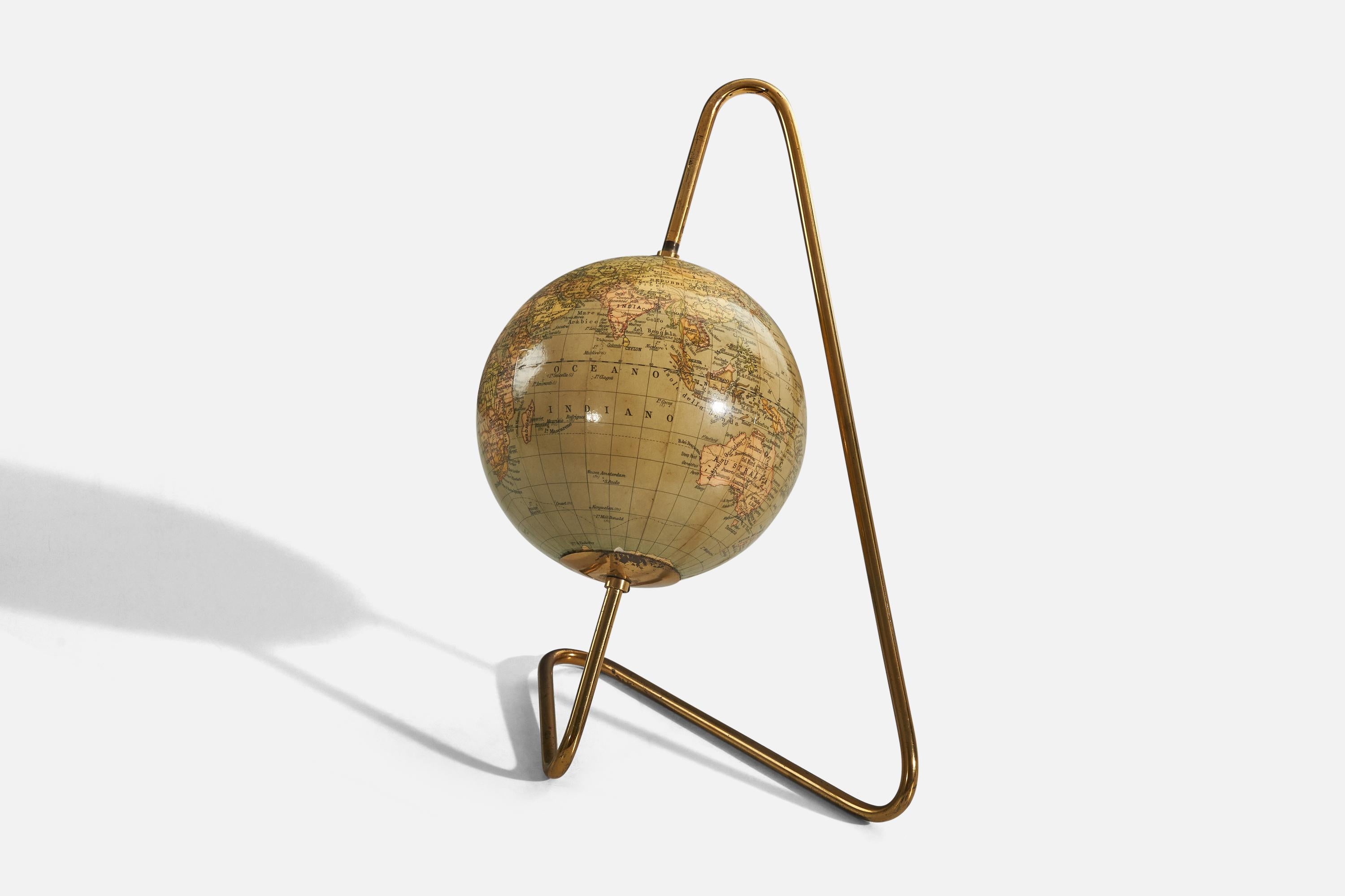 Mid-Century Modern Italian Designer, Table Lamp, Brass, Fiberglass, Italy, 1950s For Sale