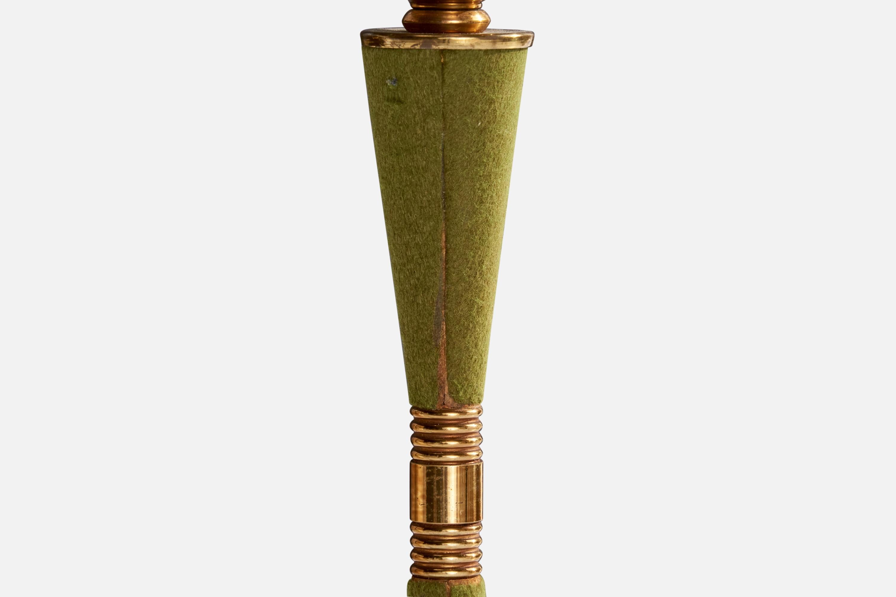 Lampe de table de designer italien, laiton, verre, feutre, Italie, années 1950 en vente 2