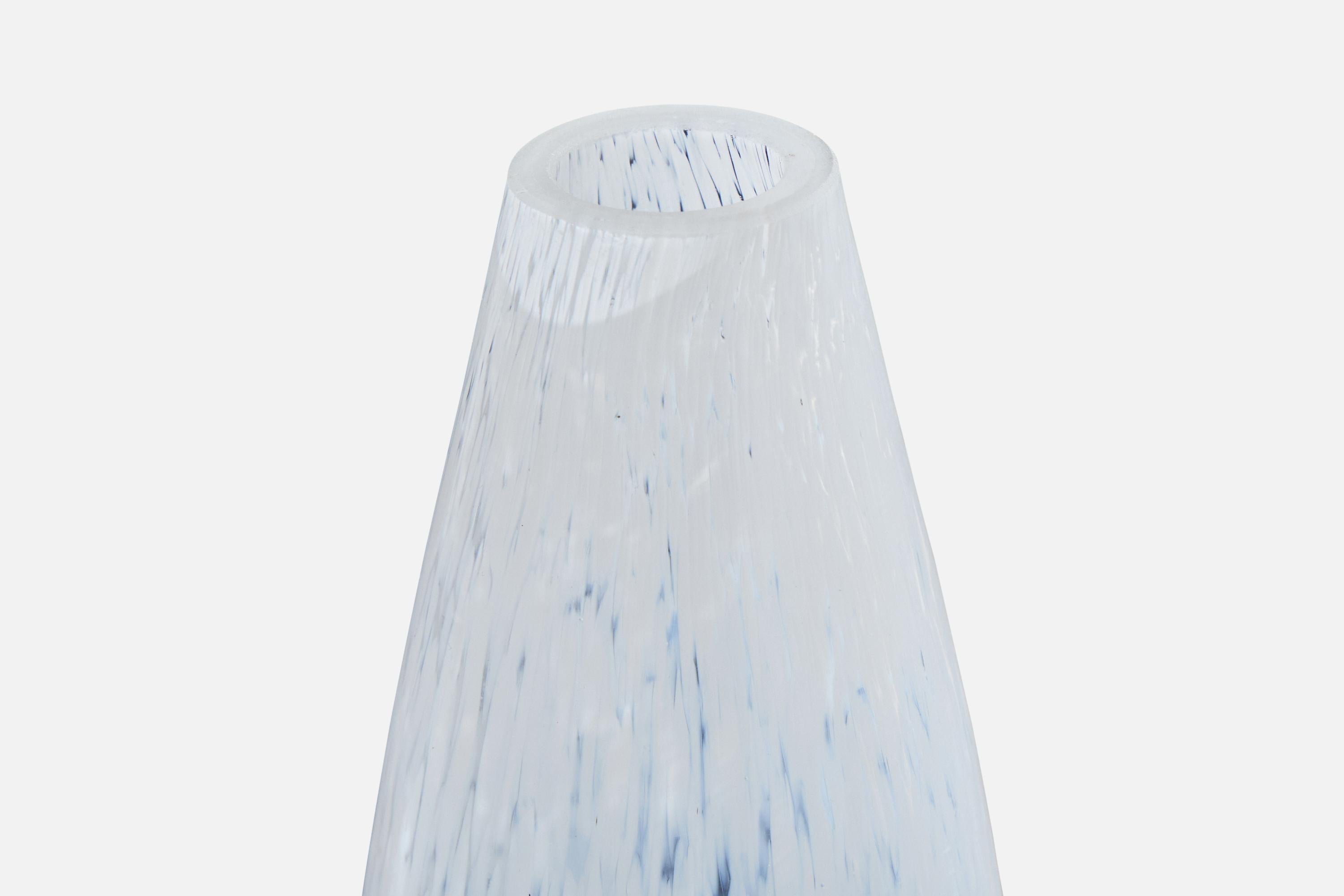 Lampada da tavolo di design italiano, ottone, vetro, Italia, anni '50 In condizioni buone in vendita a High Point, NC