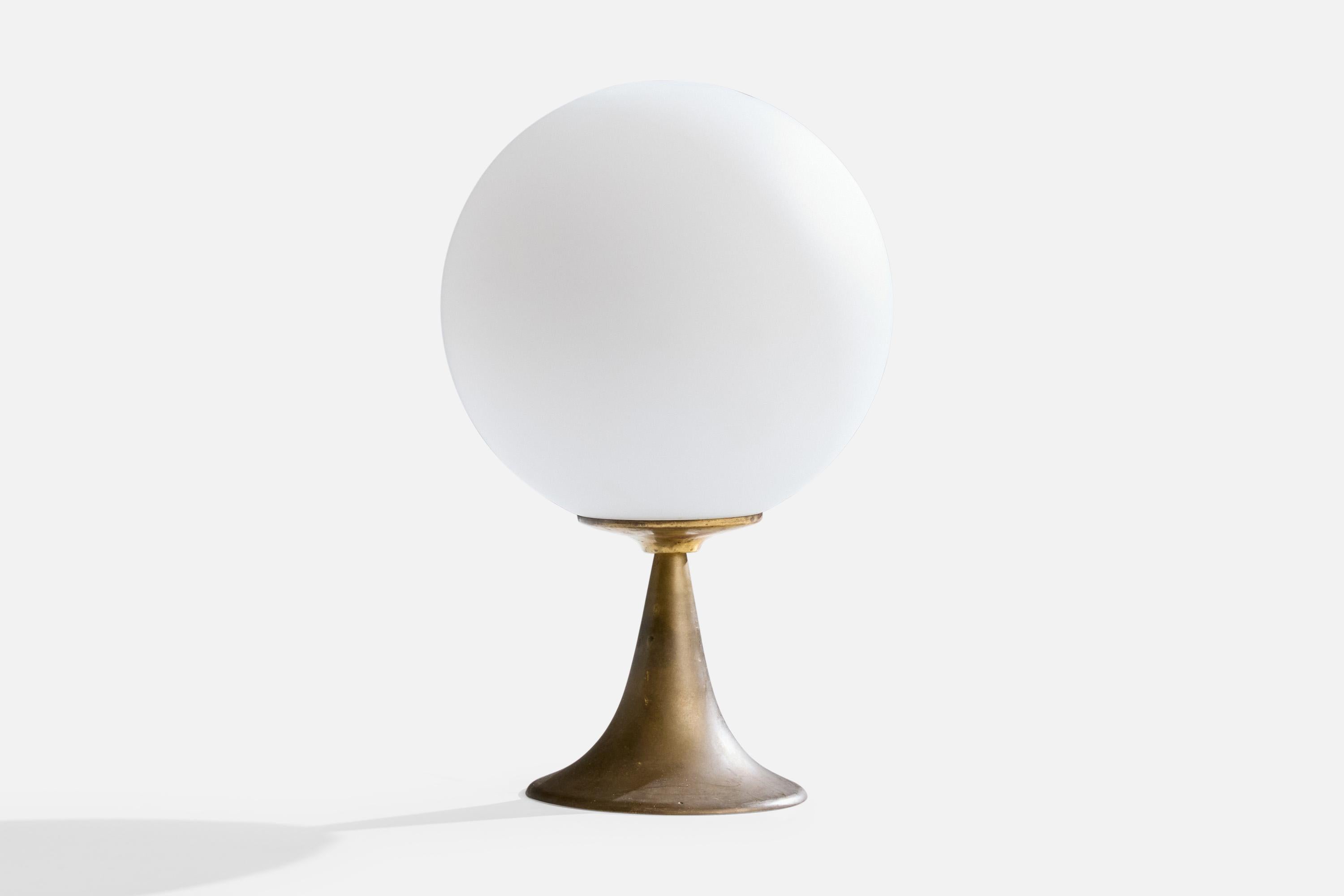 A brass and white opaline glass table lamp designed and produced in Italy, c. 1960s.

Dimensions of Lamp with Shade (inches): 12.5