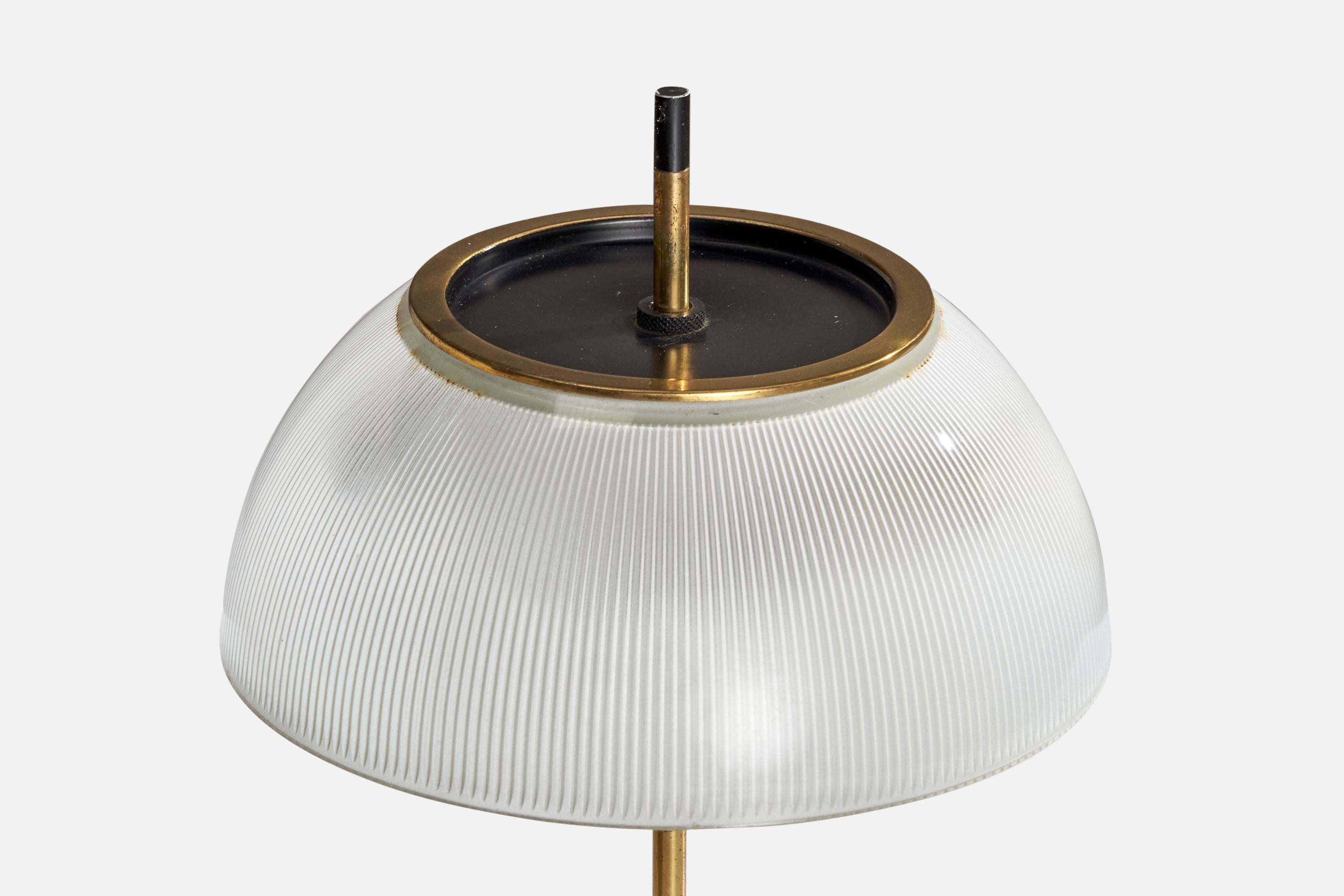 Italiano Lampada da tavolo di design italiano, ottone, ferro, vetro, Italia, anni '60 in vendita