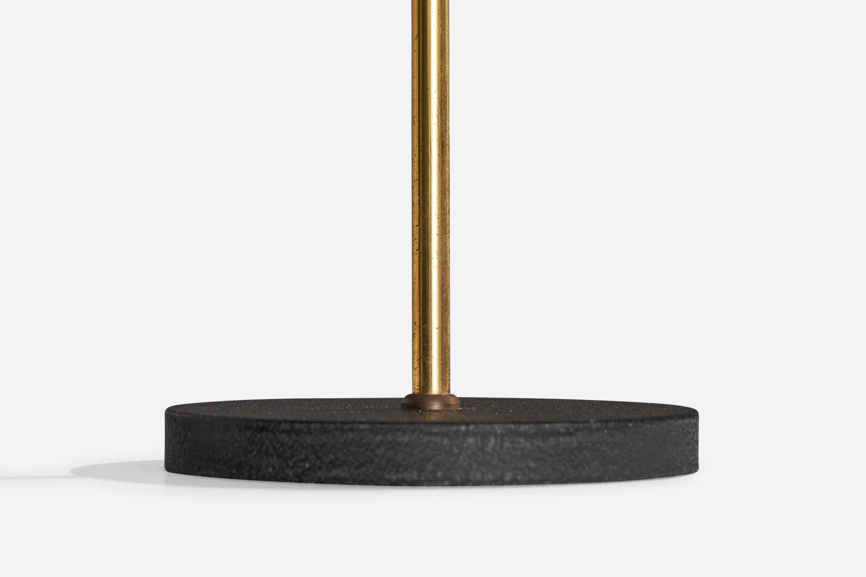Lampada da tavolo di design italiano, ottone, ferro, vetro, Italia, anni '60 in vendita 1