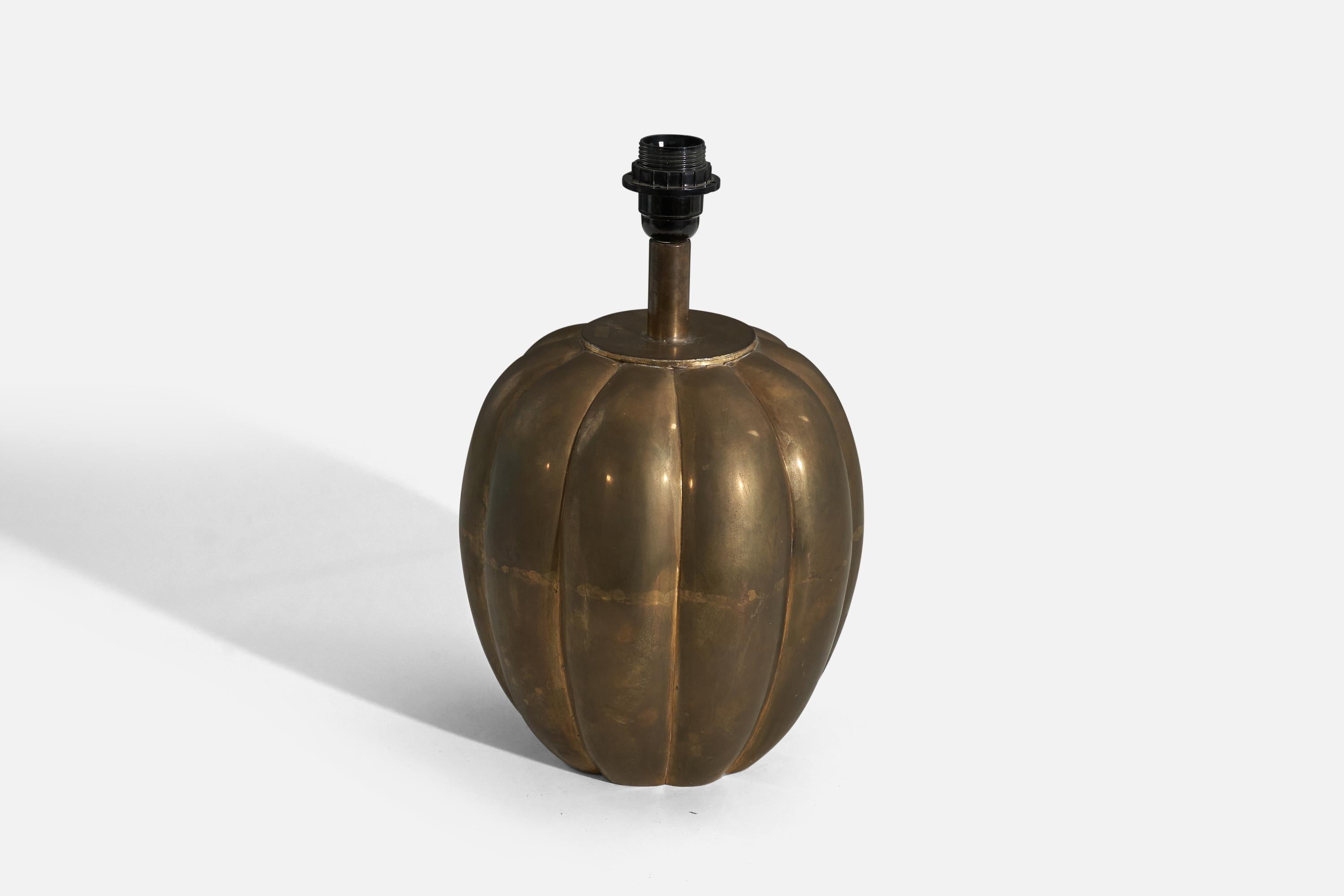 Italienische Designerin, Tischlampe, Messing, Italien, 1960er Jahre (Mitte des 20. Jahrhunderts) im Angebot