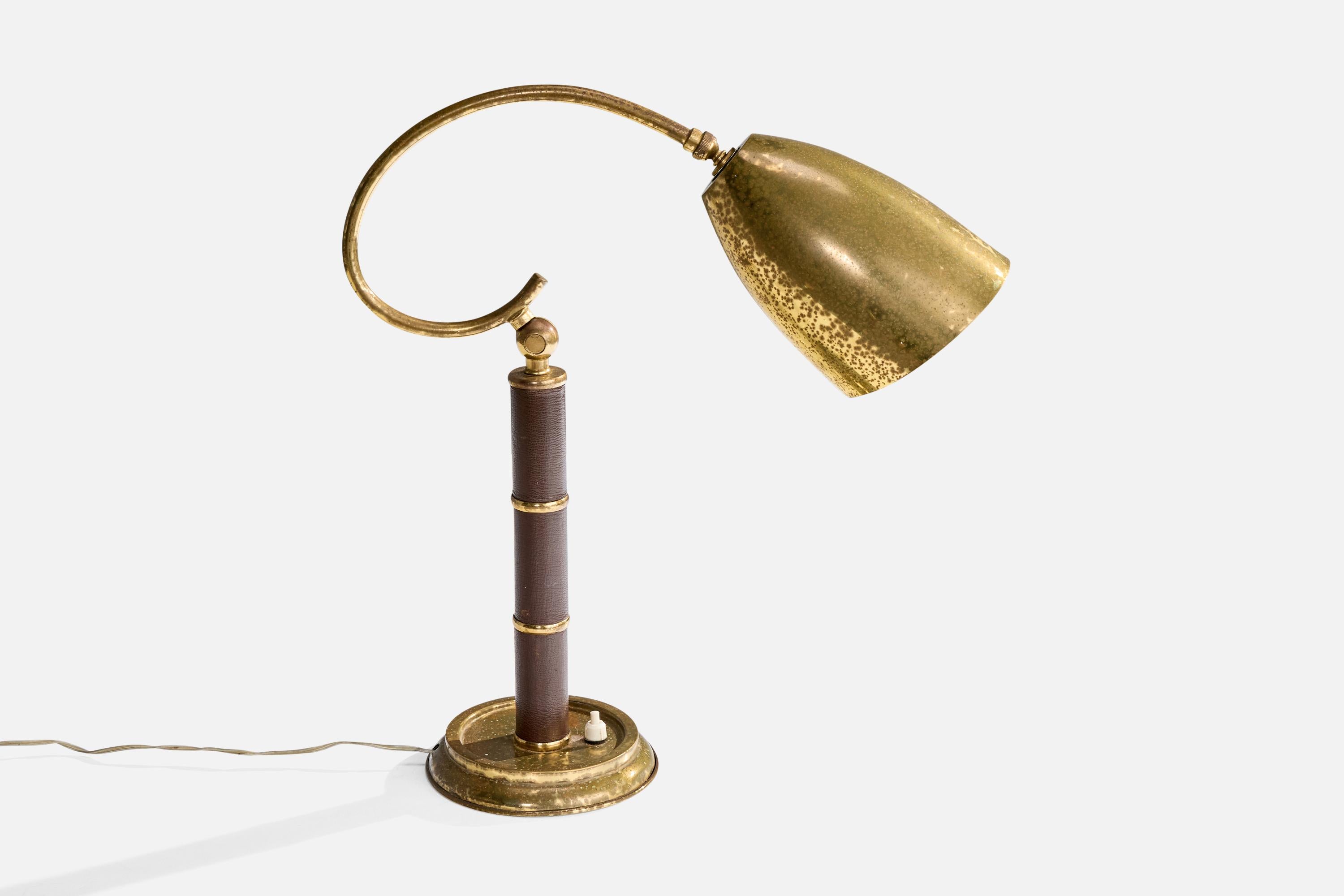 Italian Designer, Table Lamp, Brass, Leather, Italy, 1940s In Good Condition For Sale In High Point, NC