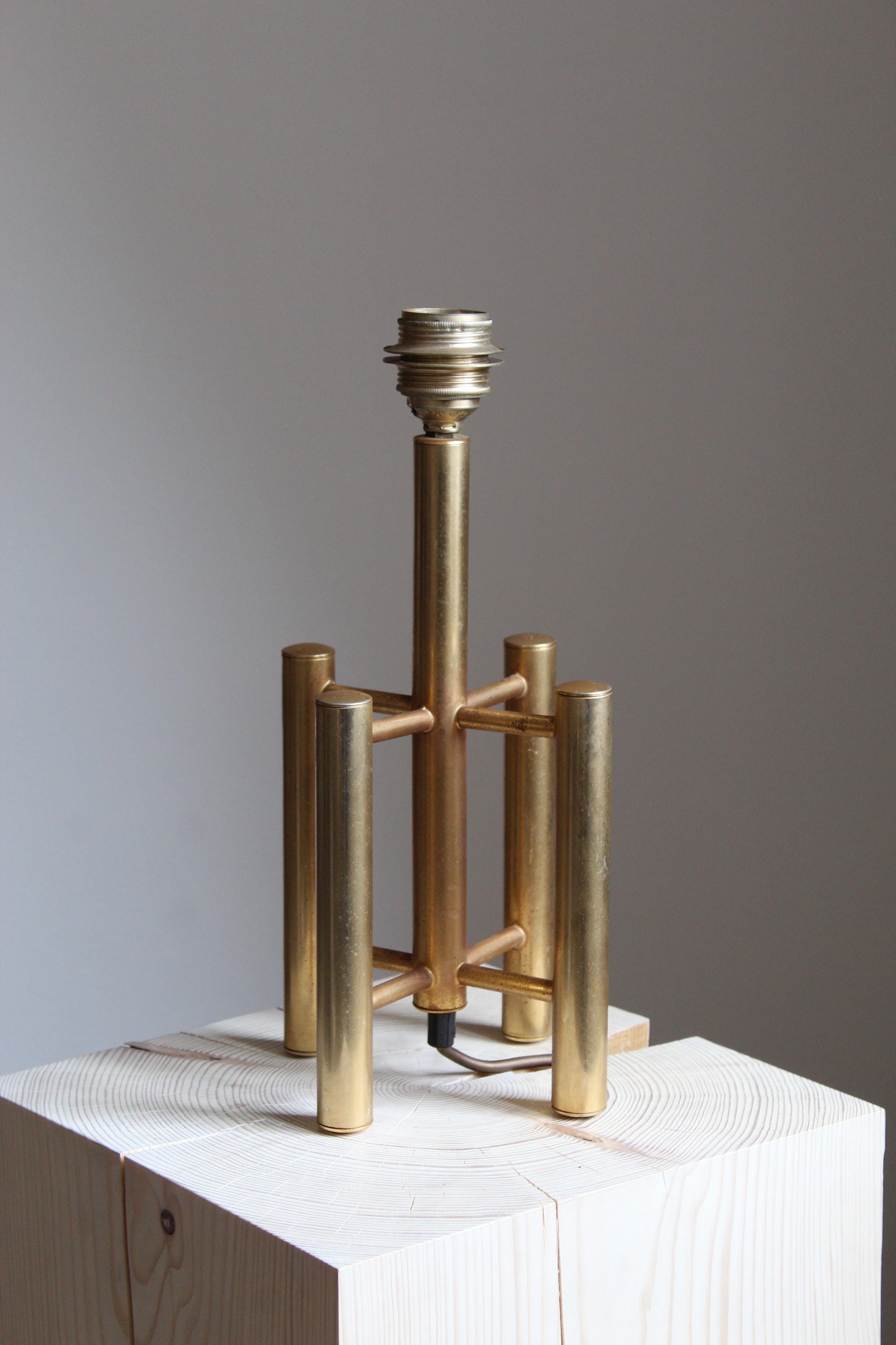 Italian Designer, Table Lamp, Brass, Linen, Italy, 1970s In Good Condition In High Point, NC