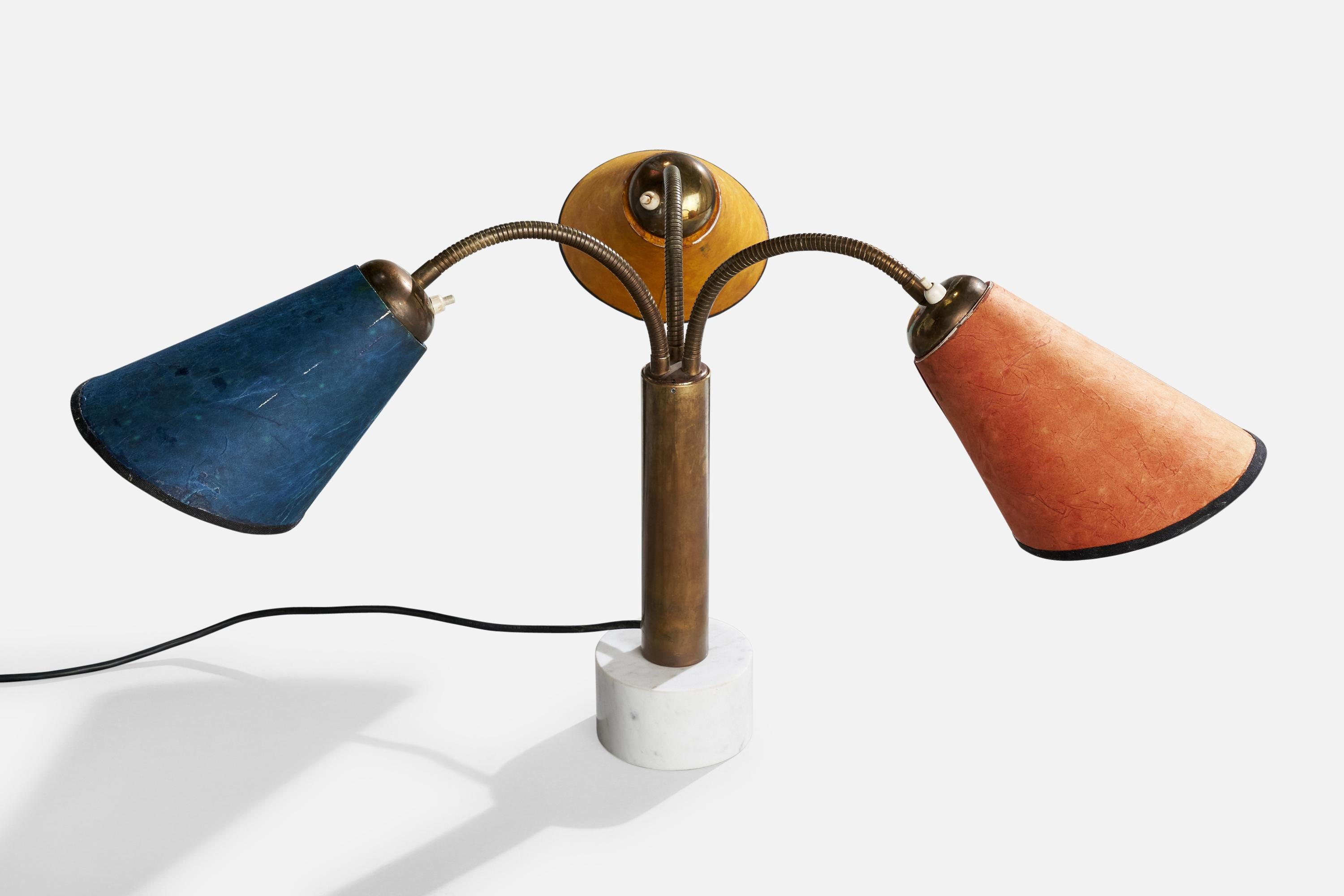 Metà XX secolo Lampada da tavolo di design italiano, ottone, marmo, carta, Italia, anni '50 in vendita