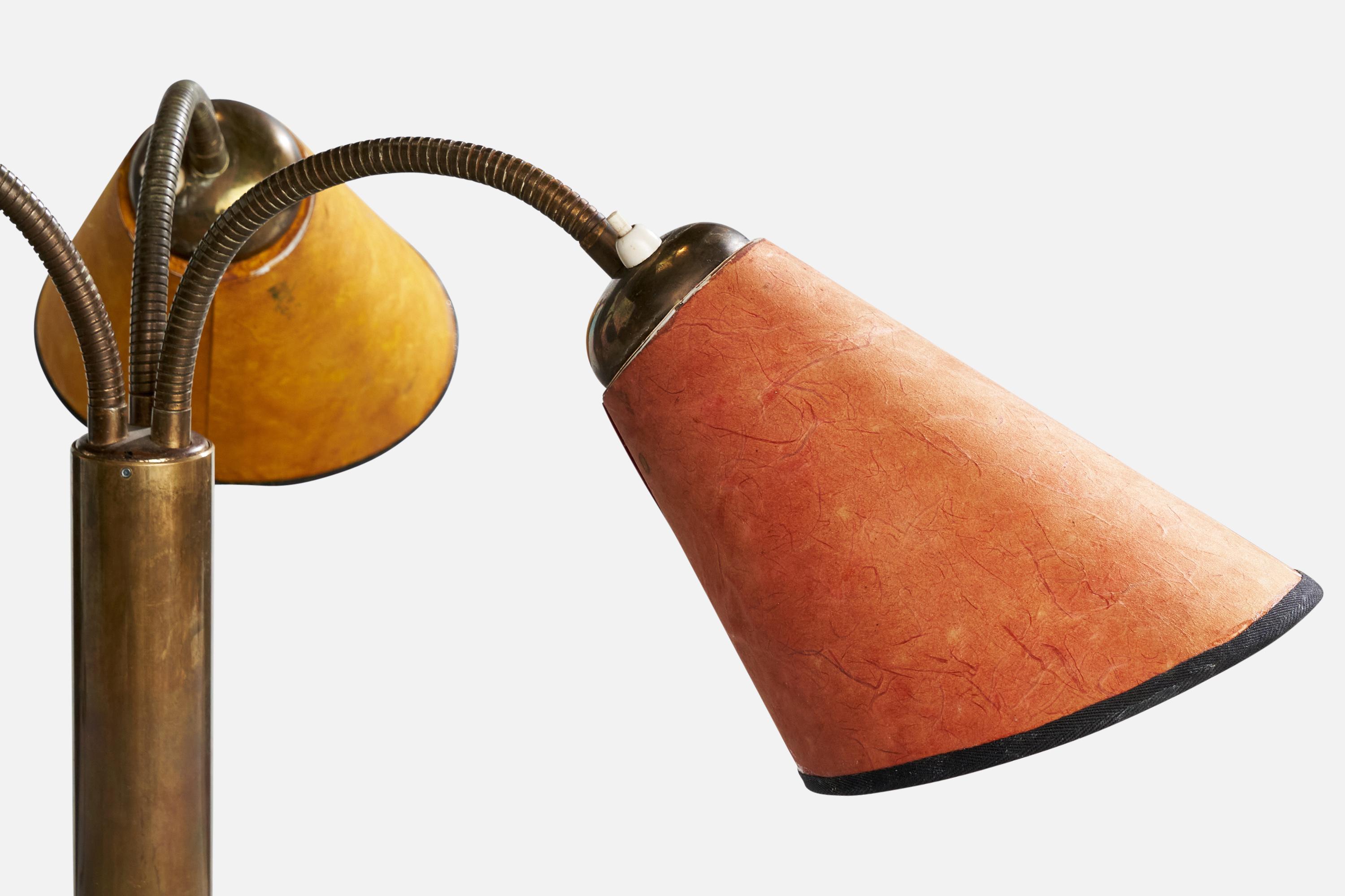Ottone Lampada da tavolo di design italiano, ottone, marmo, carta, Italia, anni '50 in vendita