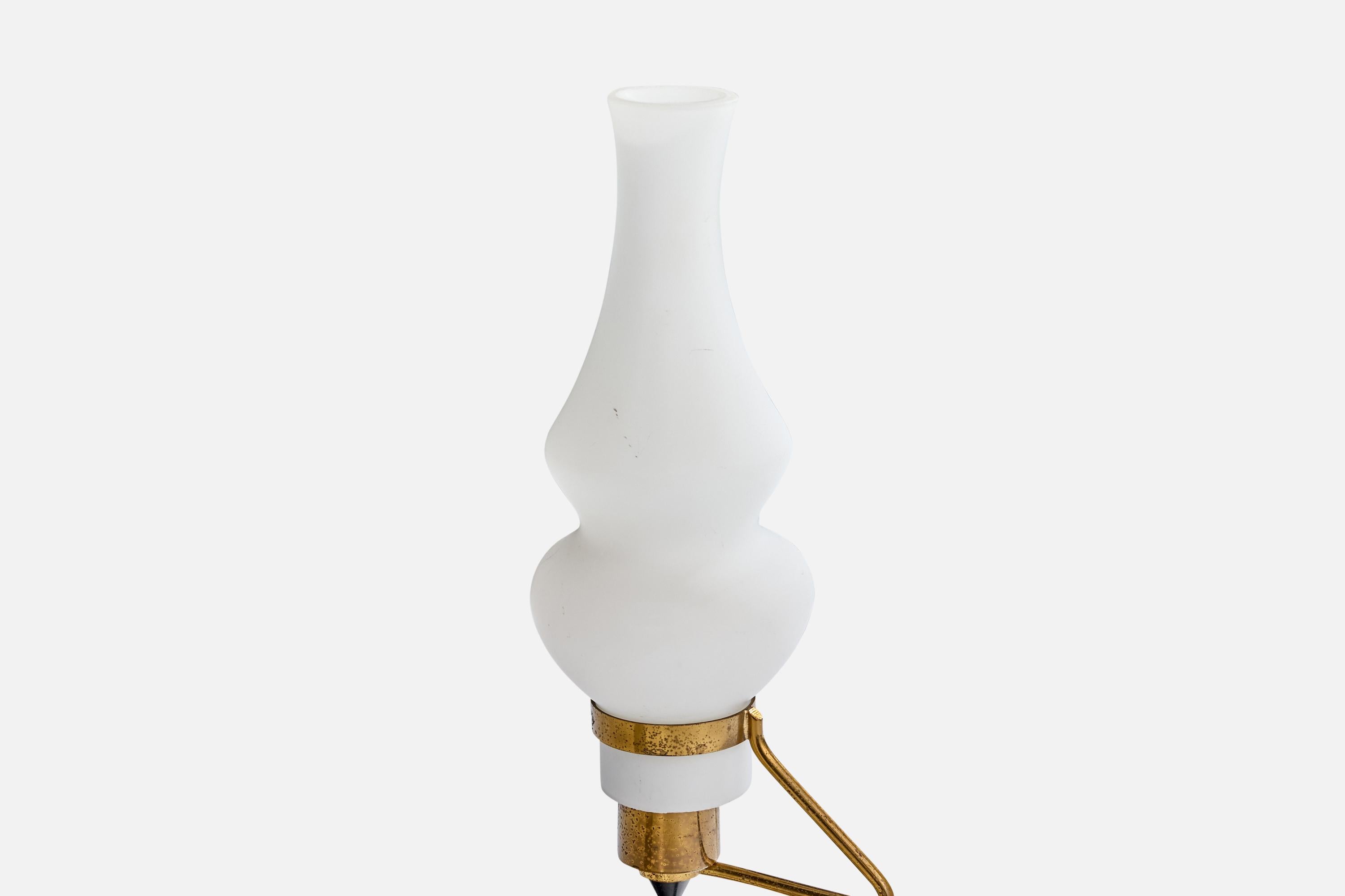 Italian Designer, Table Lamp, Brass, Metal, Glass, Italy, 1950s In Good Condition For Sale In High Point, NC