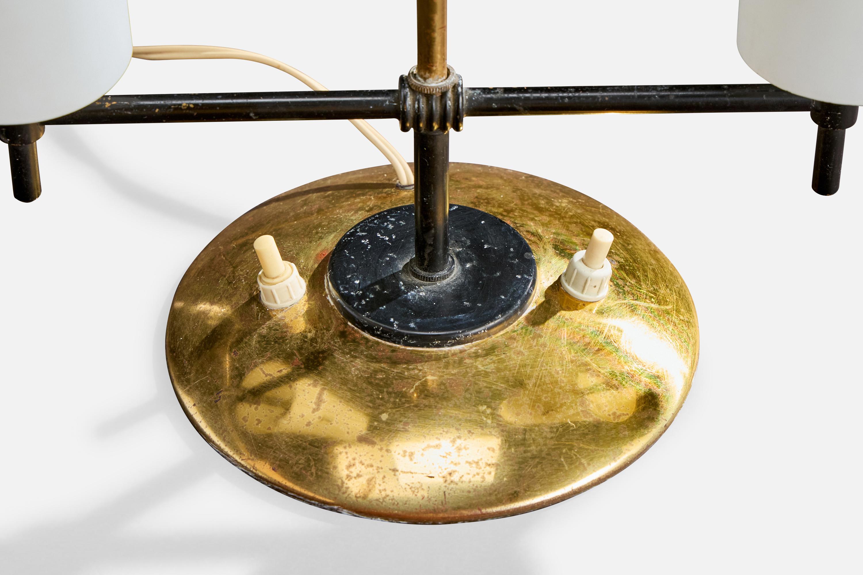 Lampe de table de designer italien, laiton, métal, verre, Italie, années 1950 en vente 3