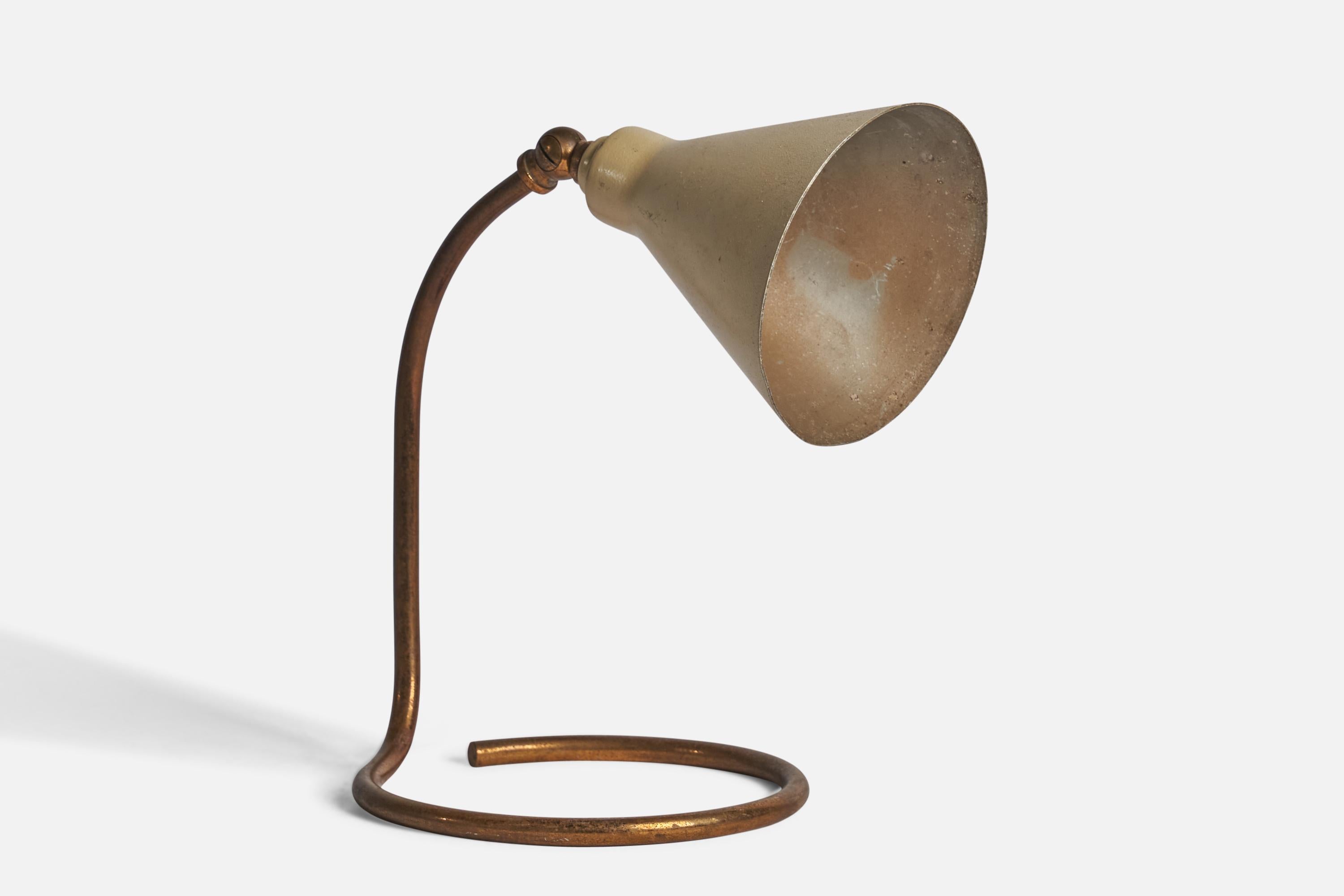 Mid-Century Modern Italian Designer, Table Lamp, Brass, Metal, Italy, 1940s For Sale