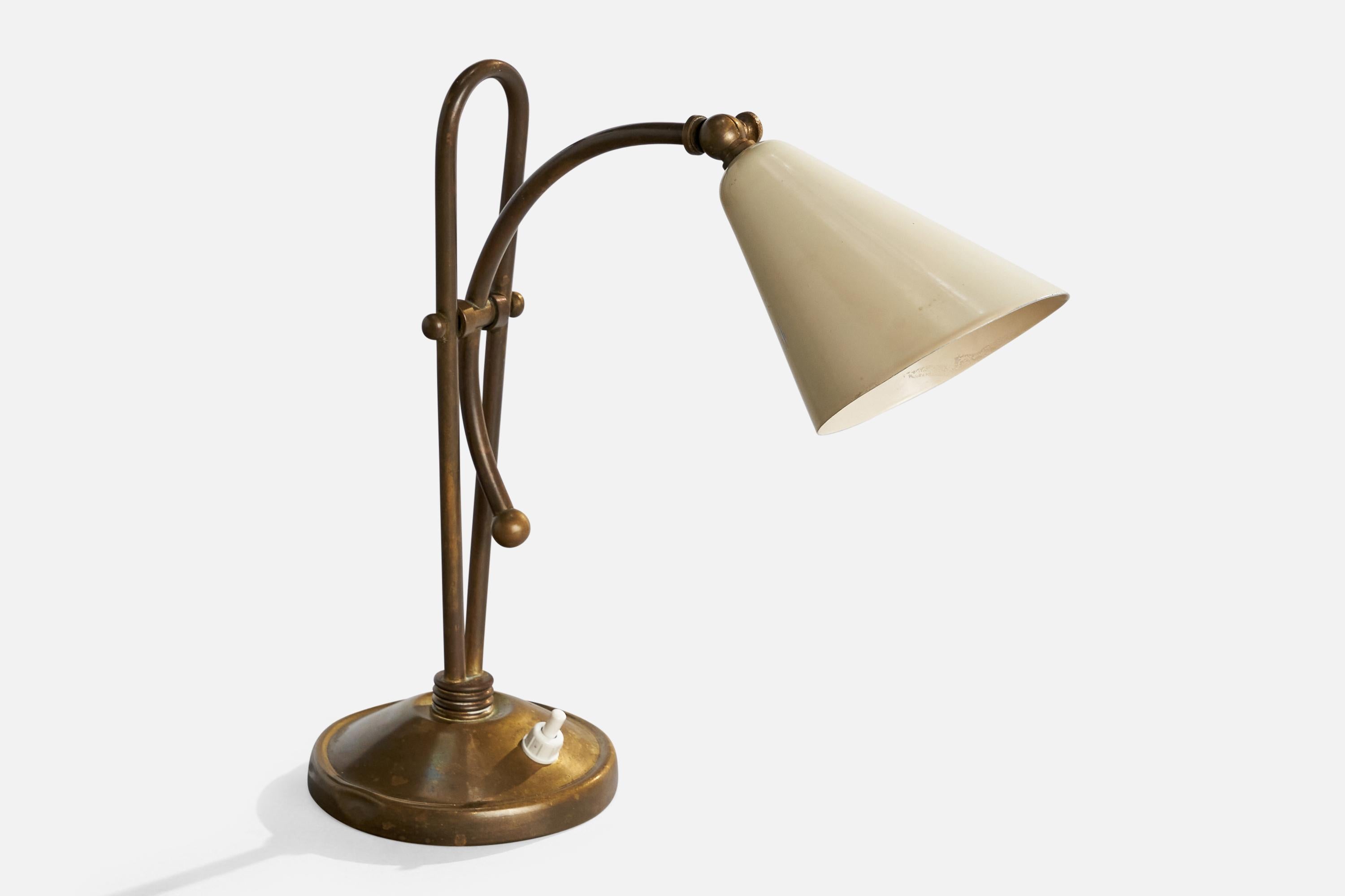 Créateur italien, lampe de bureau, laiton, métal, Italie, années 1940 État moyen à High Point, NC