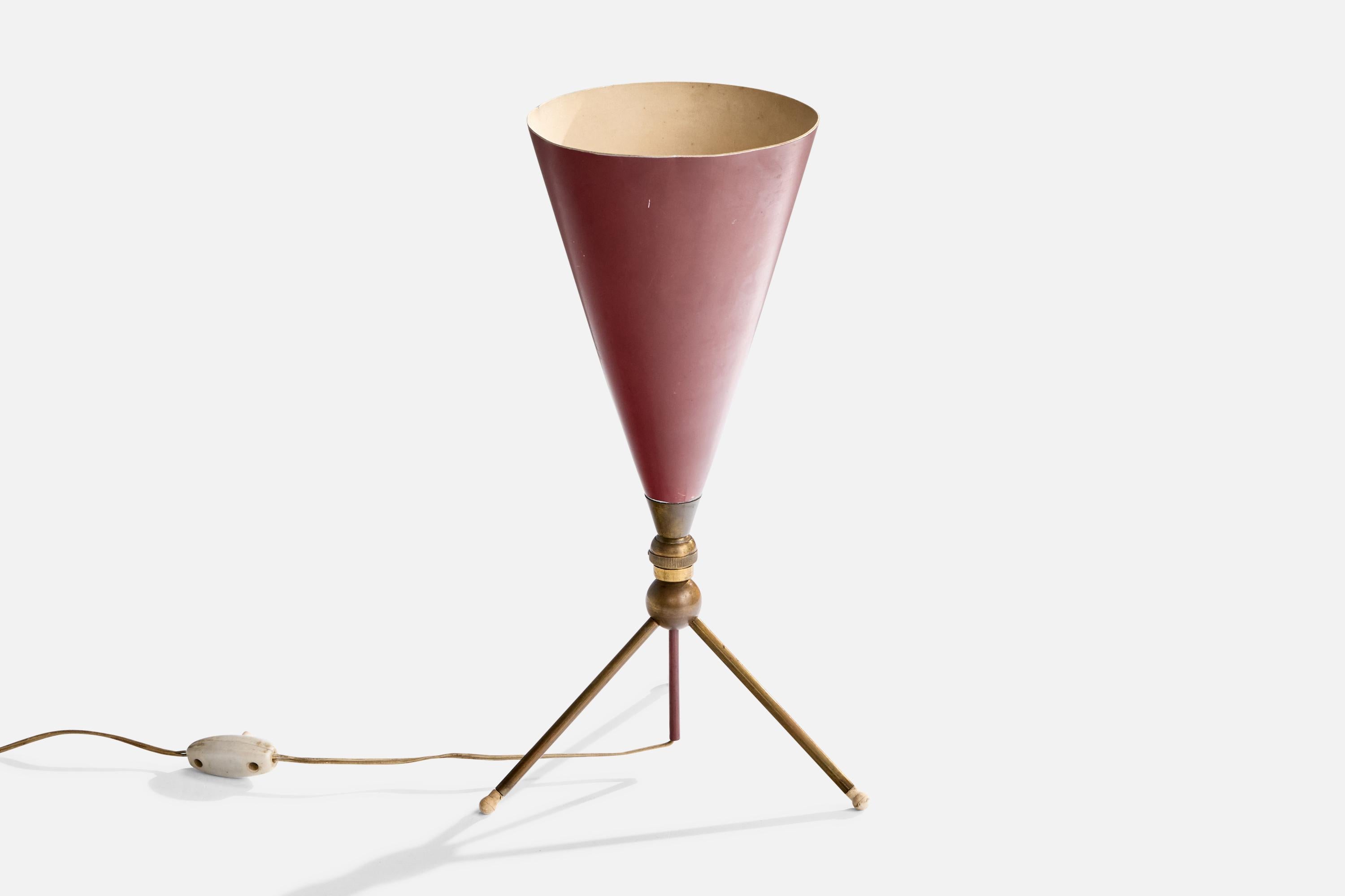 A brass and purple metal table lamp designed and produced in Italy, c. 1950s.

Dimensions of Lamp (inches): 13.875