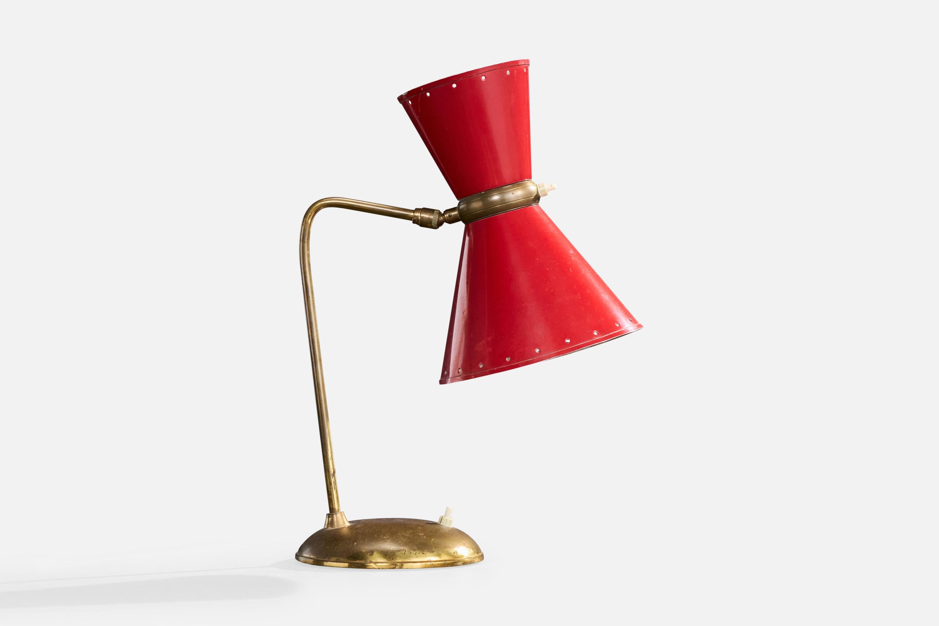 Lámpara de sobremesa regulable de latón y metal lacado en rojo, diseñada y fabricada en Italia, c. 1950.

Dimensiones de la Lámpara (pulgadas): 18,175 