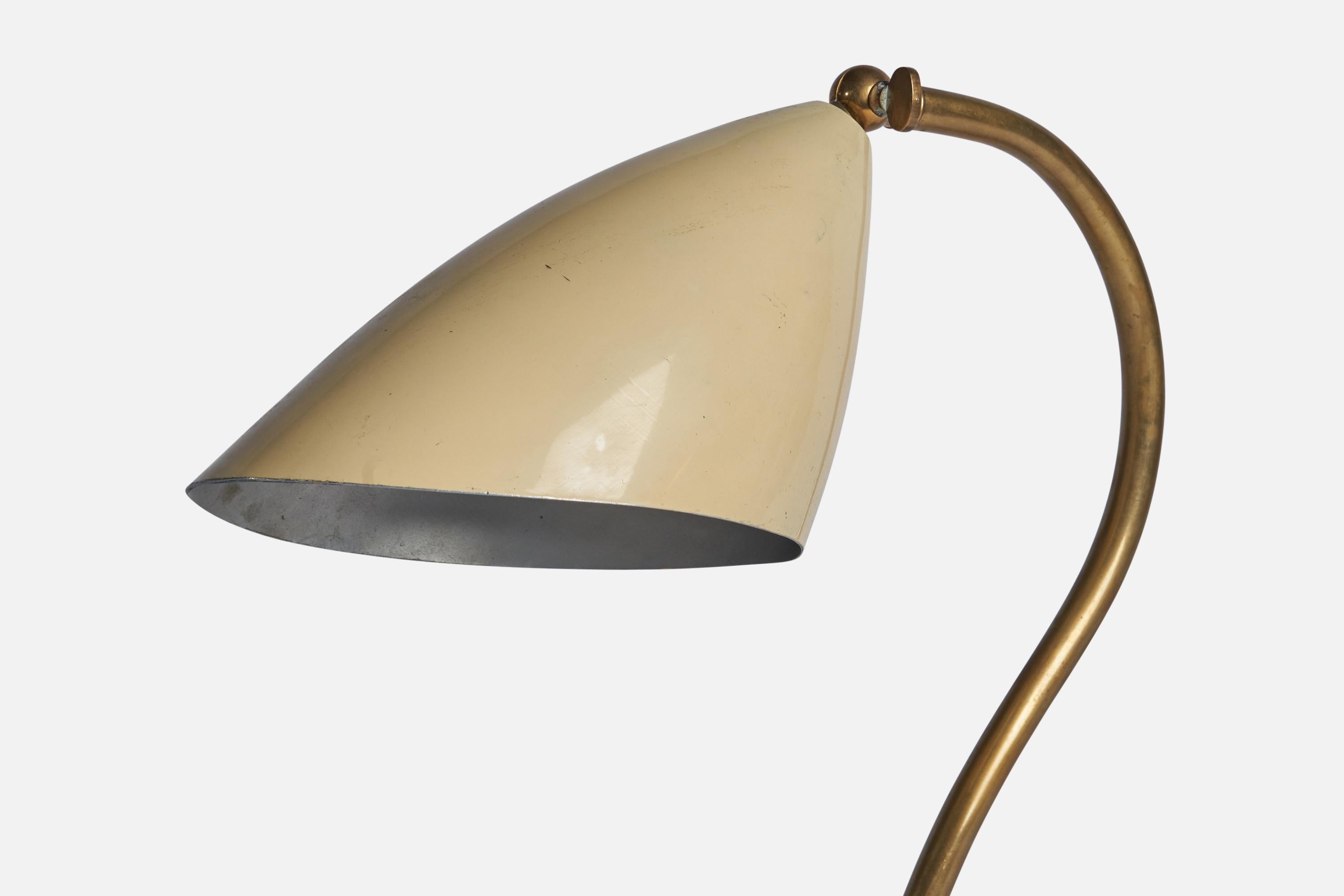 Italian Designer, Table Lamp, Brass, Metal, Italy, 1950s In Good Condition For Sale In High Point, NC