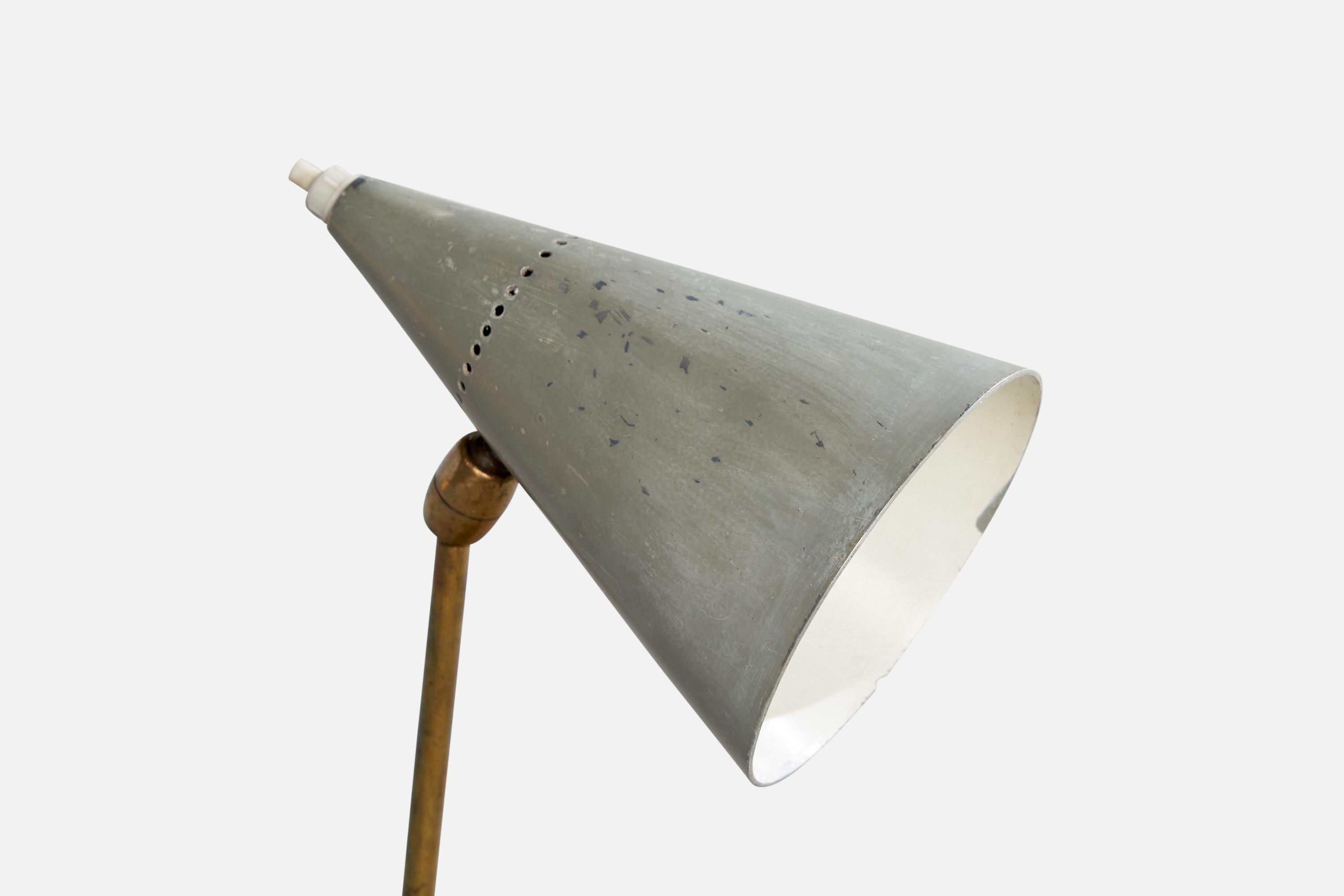 Italian Designer, Table Lamp, Brass, Metal, Italy, 1950s In Good Condition For Sale In High Point, NC