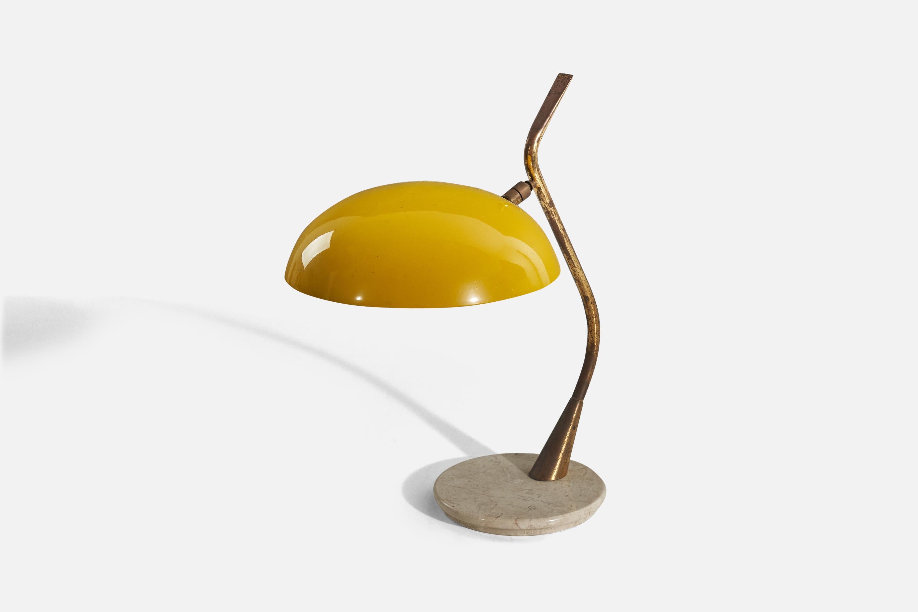 Mid-Century Modern Designer italien, lampe de bureau, laiton, métal, marbre, Italie, années 1950 en vente