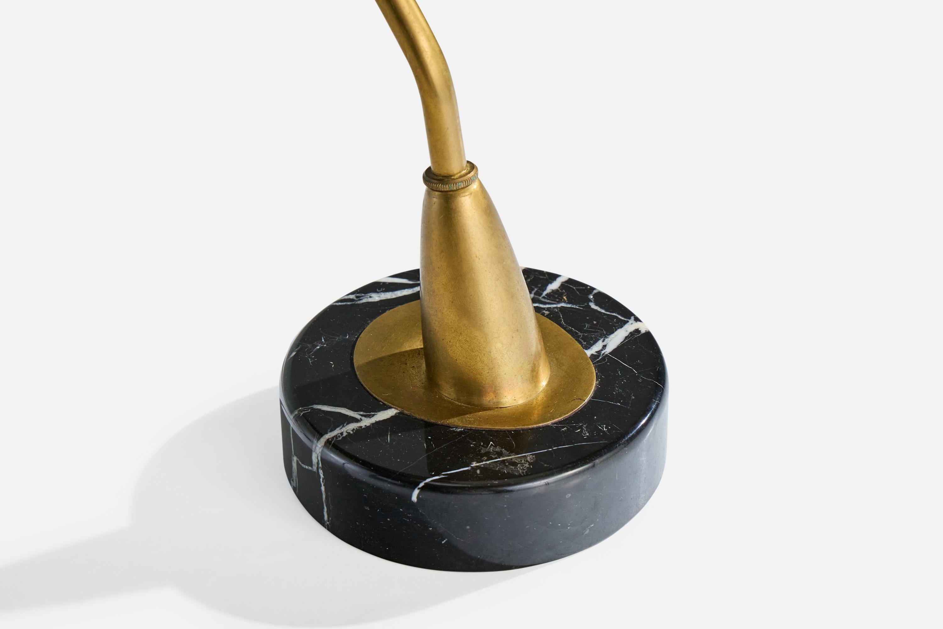 Lampada da tavolo di design italiano, ottone, metallo, marmo, Italia, anni '50 in vendita 1