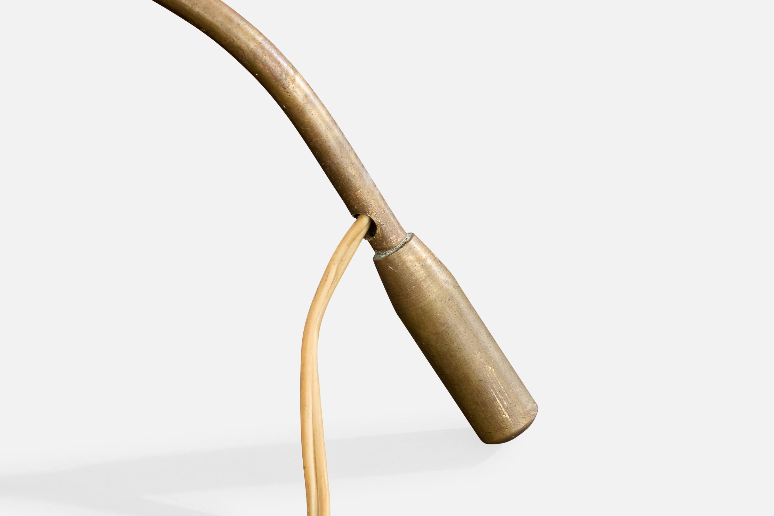 Milieu du XXe siècle Designer italien, lampe de table, laiton, métal, caoutchouc, Italie, années 1950 en vente