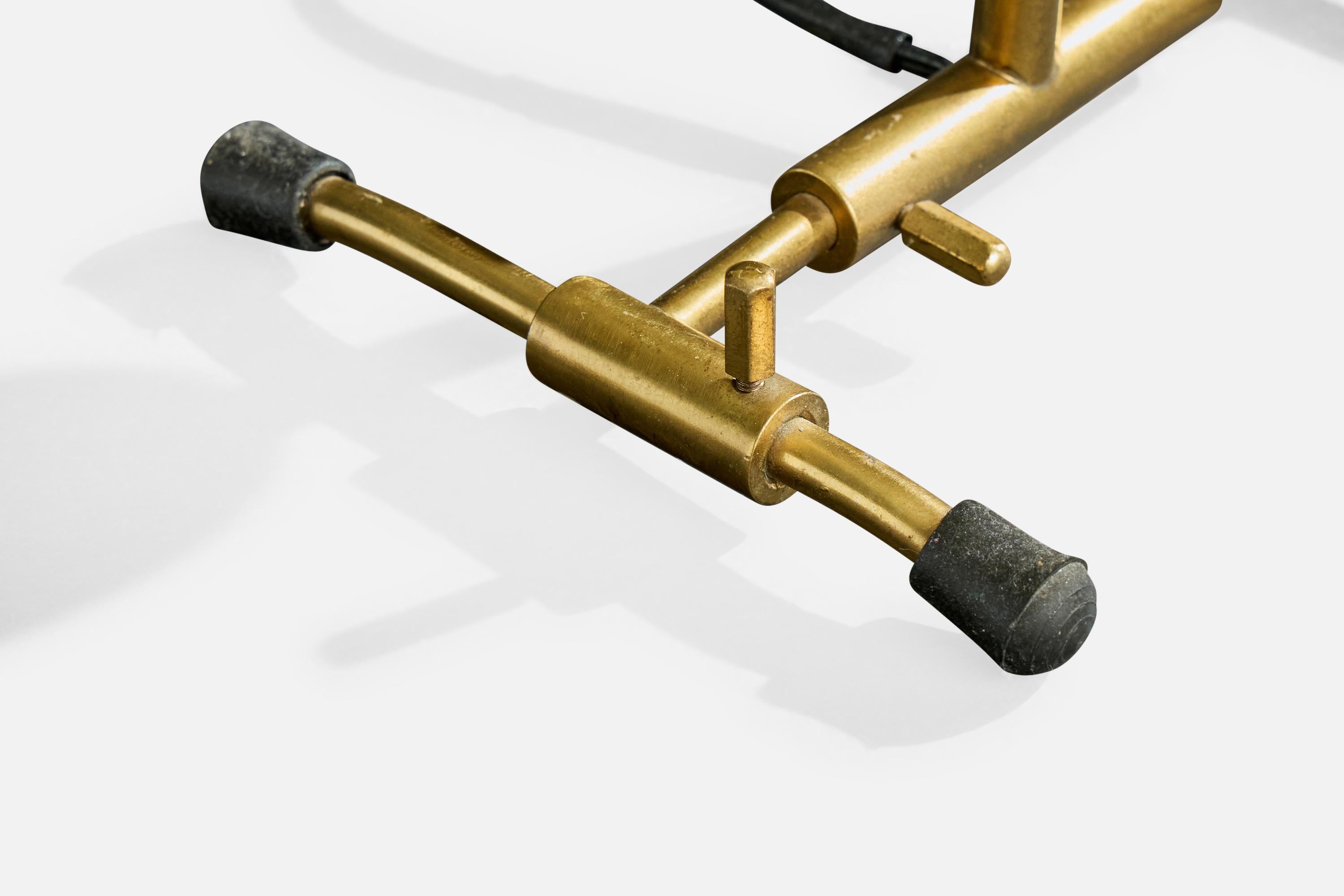 Designer italien, lampe de table, laiton, métal, Wood, Italie, années 1960 en vente 4