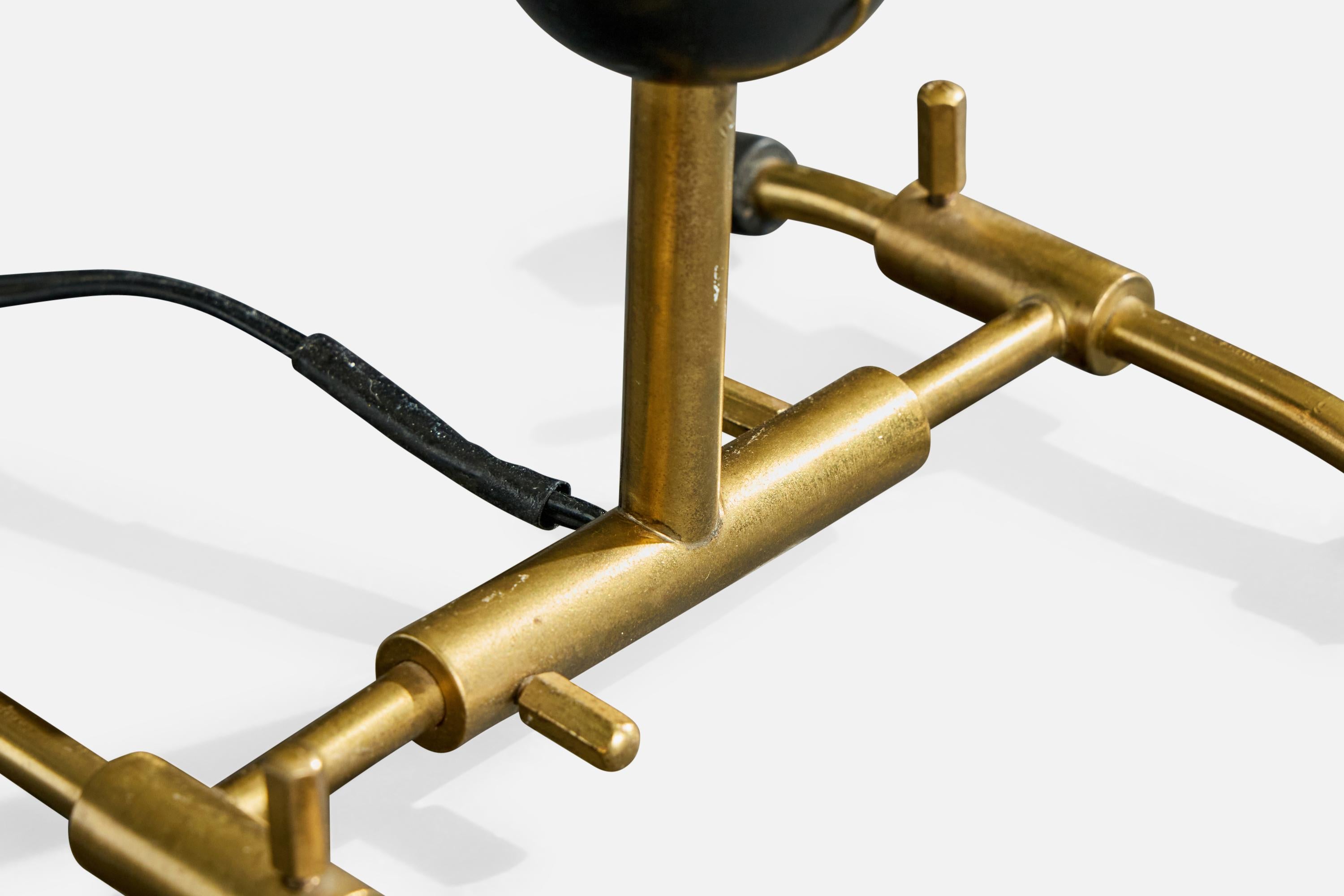 Designer italien, lampe de table, laiton, métal, Wood, Italie, années 1960 en vente 3