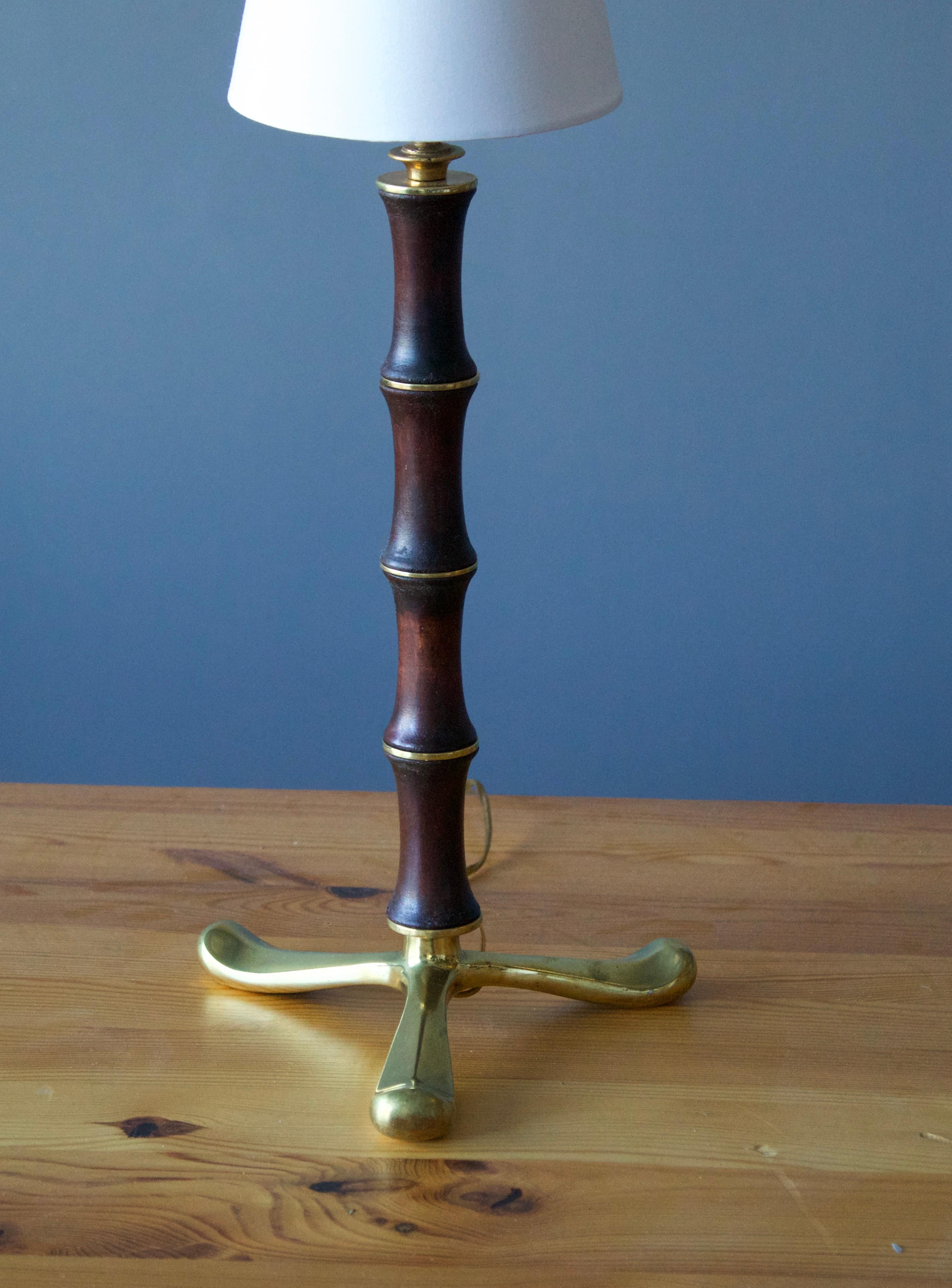 Italian Designer, Table Lamp, Brass, Stained Wood, Italy, 1940s In Good Condition In High Point, NC
