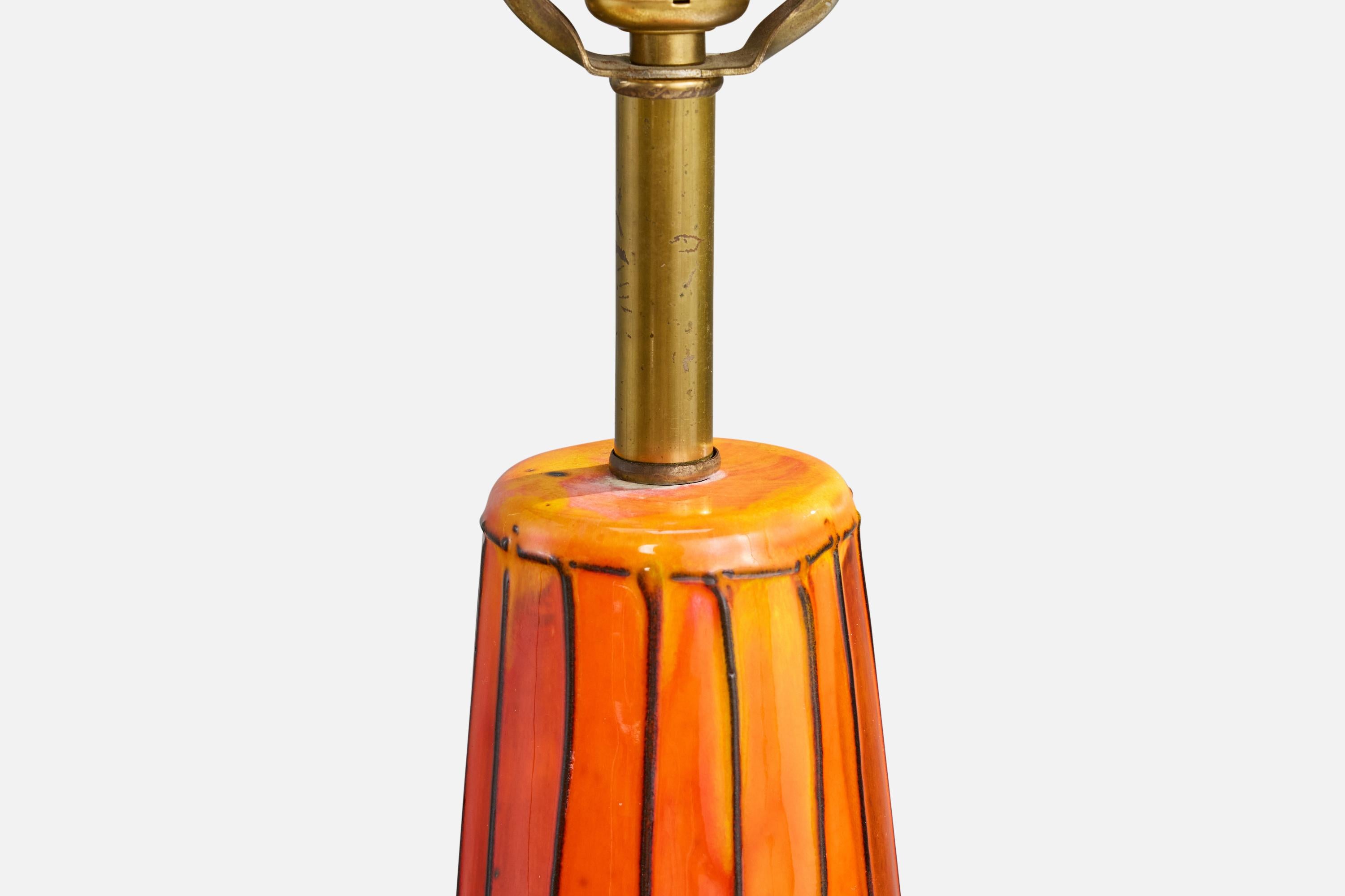 Lampada da tavolo di design italiano, ceramica, noce, rattan, Italia, anni '60 In condizioni buone in vendita a High Point, NC