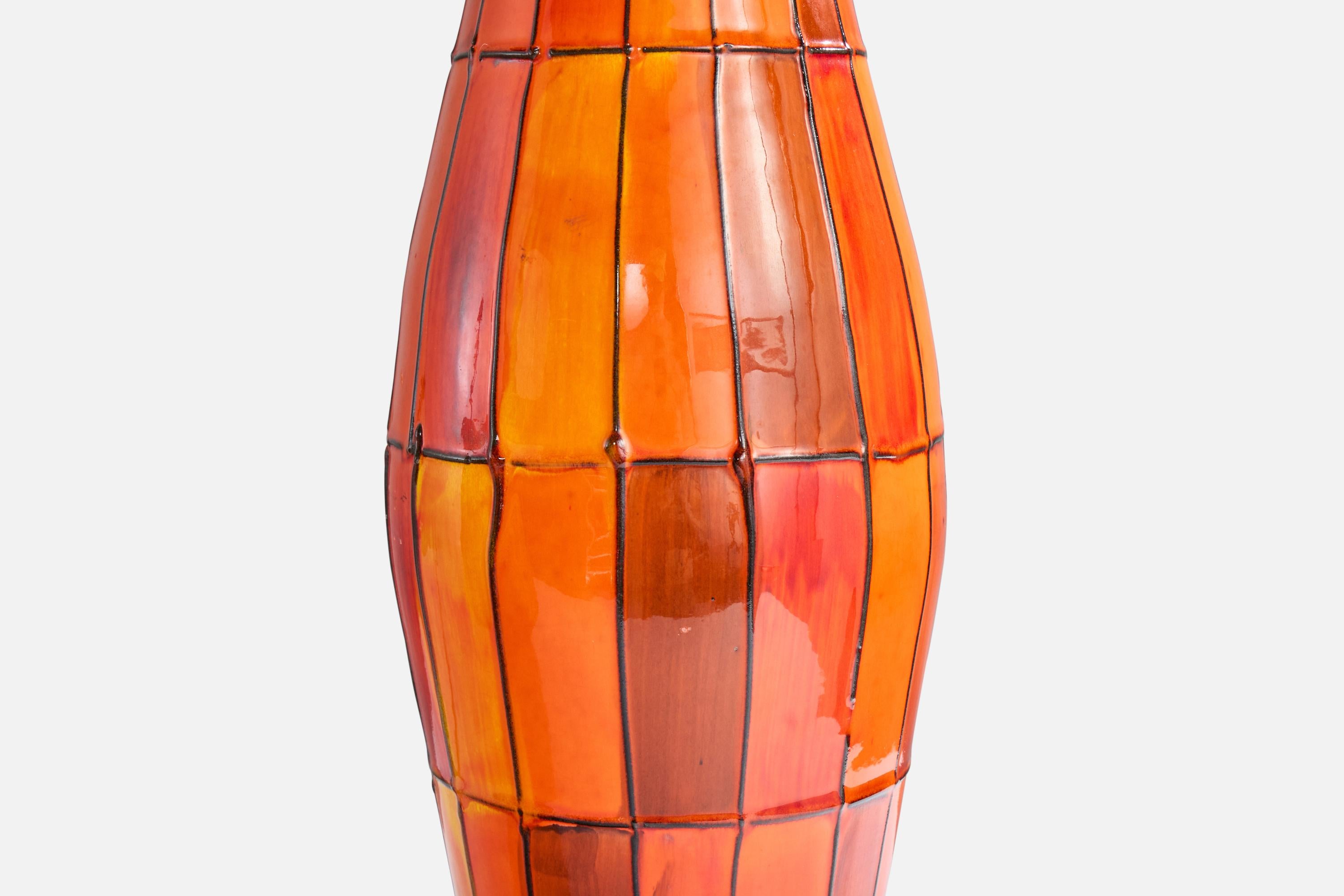 Ceramica Lampada da tavolo di design italiano, ceramica, noce, rattan, Italia, anni '60 in vendita