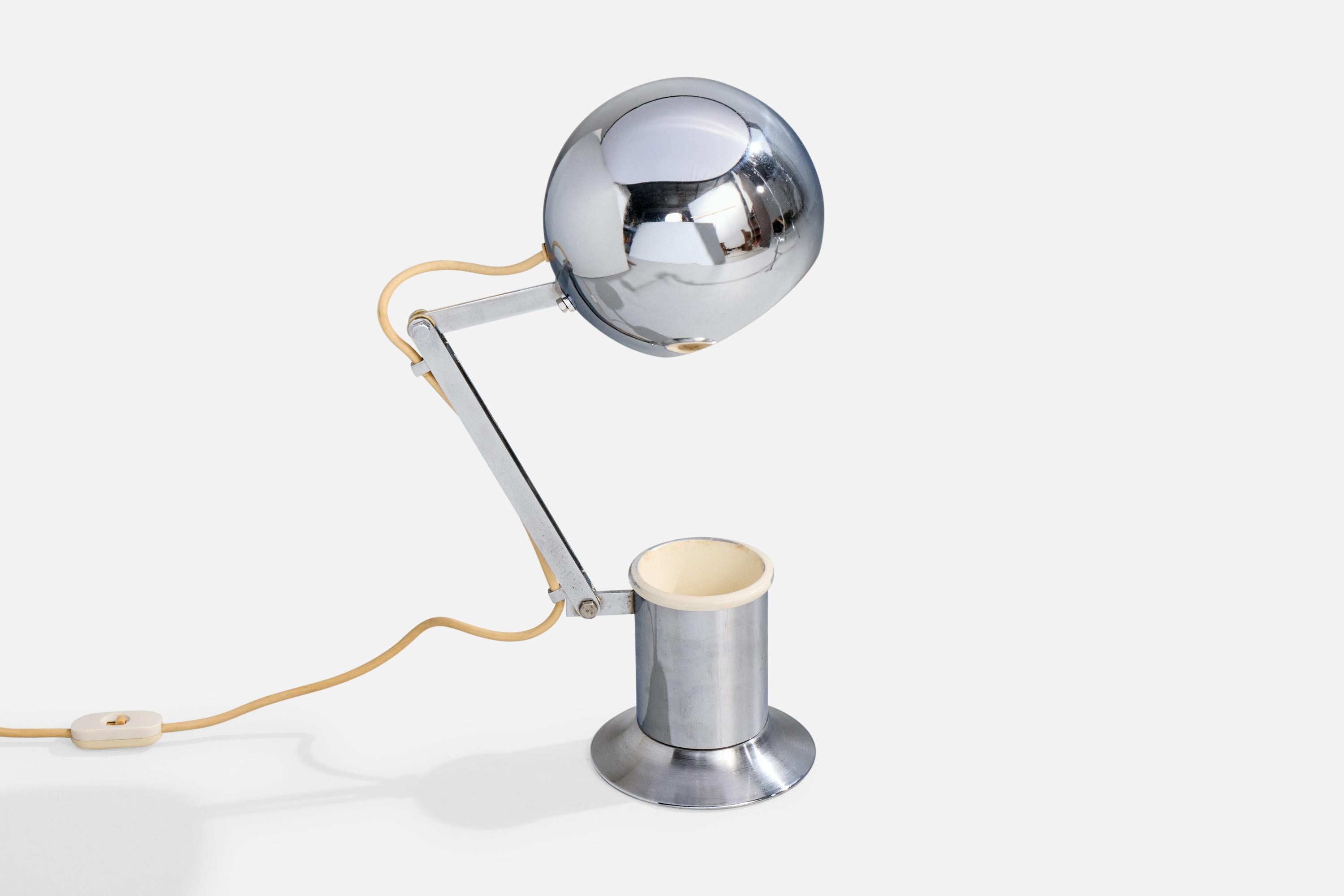 Mid-Century Modern Italian Designer, Table Lamp, Chrome, Italy, 1970s For Sale