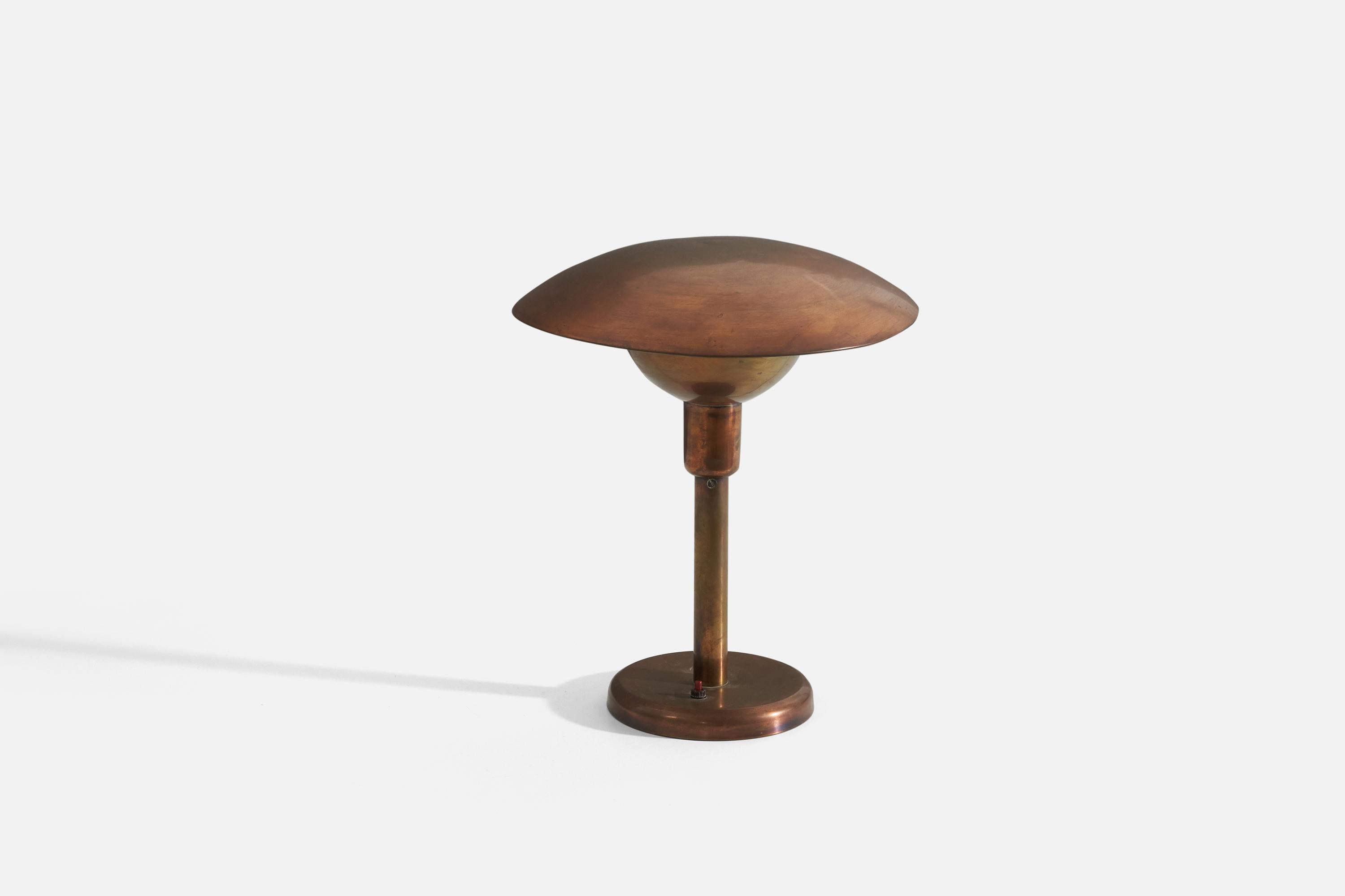 Mid-Century Modern Italian Designer, Table Lamp, Copper, Metal, Italy, 1940s