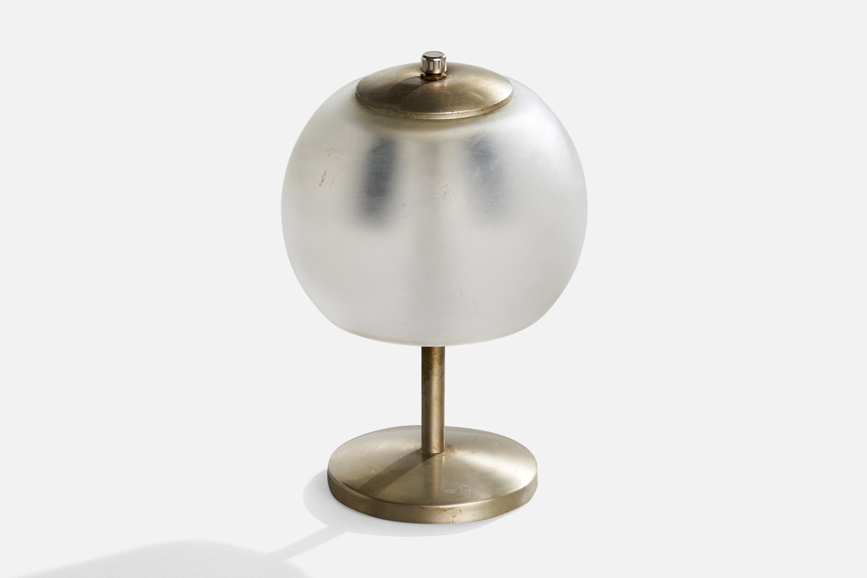 Italienische Designerin, Tischlampe, Metall, Glas, Italien, 1960er Jahre im Zustand „Gut“ im Angebot in High Point, NC