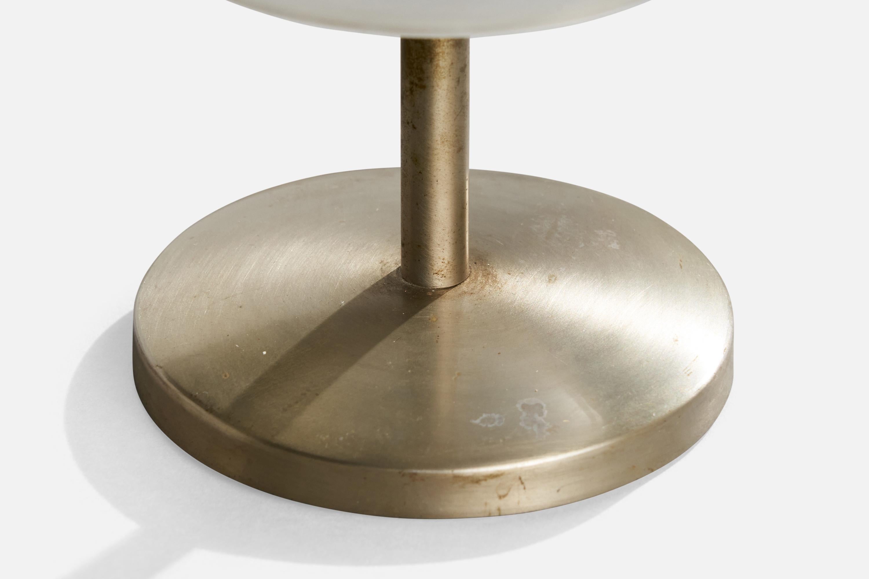 Italienische Designerin, Tischlampe, Metall, Glas, Italien, 1960er Jahre im Angebot 3