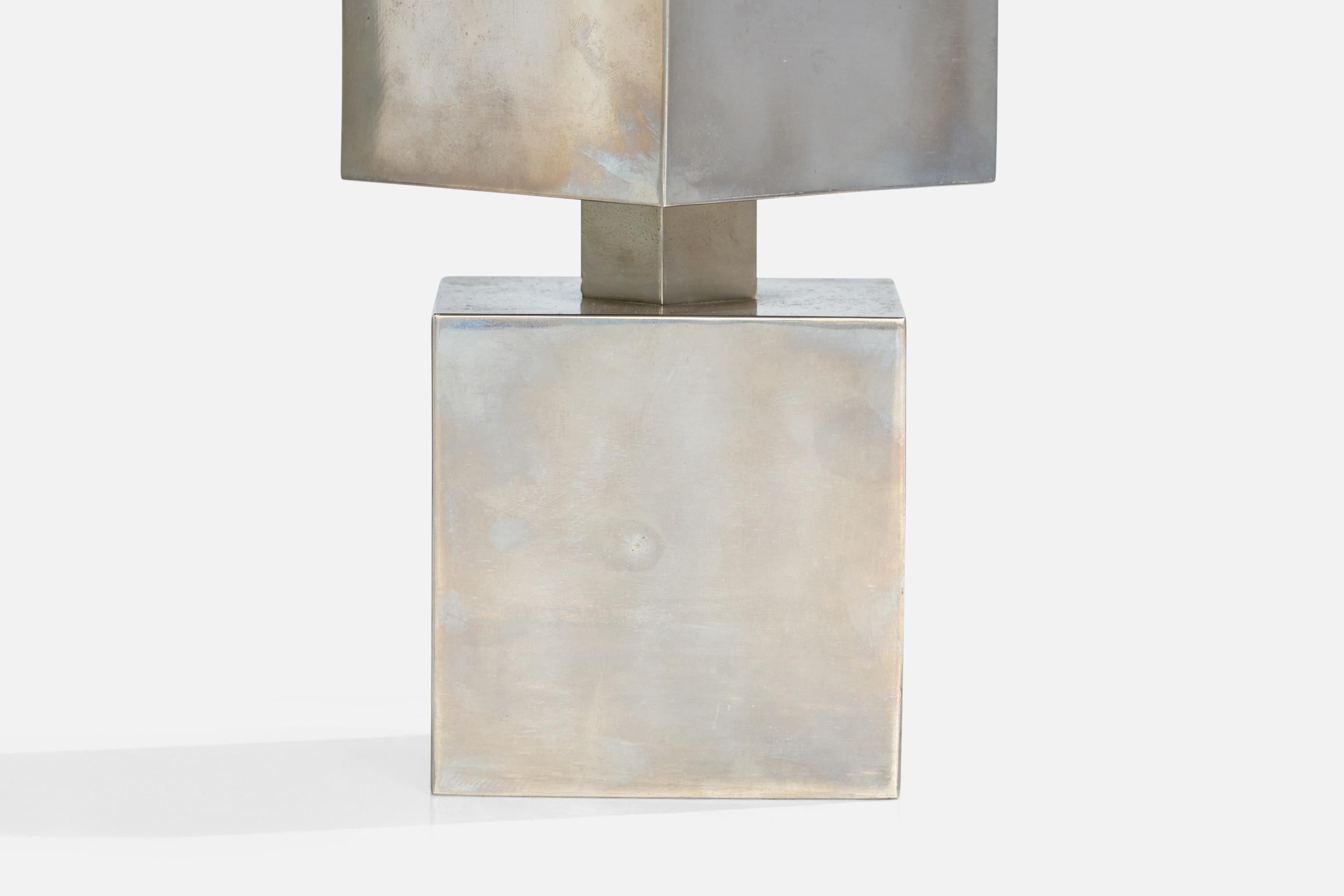 Italienische Designerin, Tischlampe, Metall, Italien, 1970er Jahre im Angebot 4