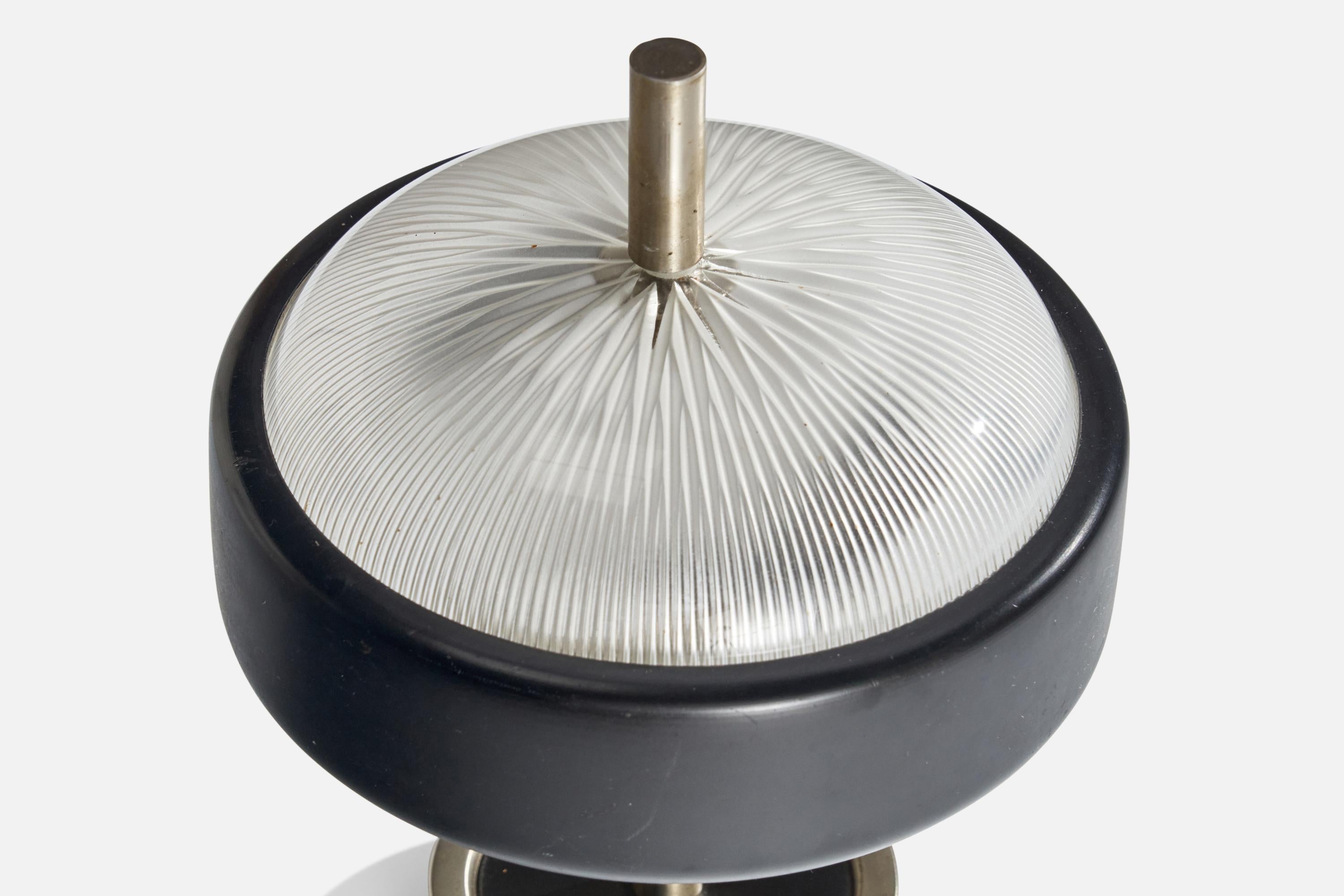 Diseñador italiano, Lámpara de mesa, Acero, Metal, Vidrio, Italia, Años 60 en Bueno estado para la venta en High Point, NC