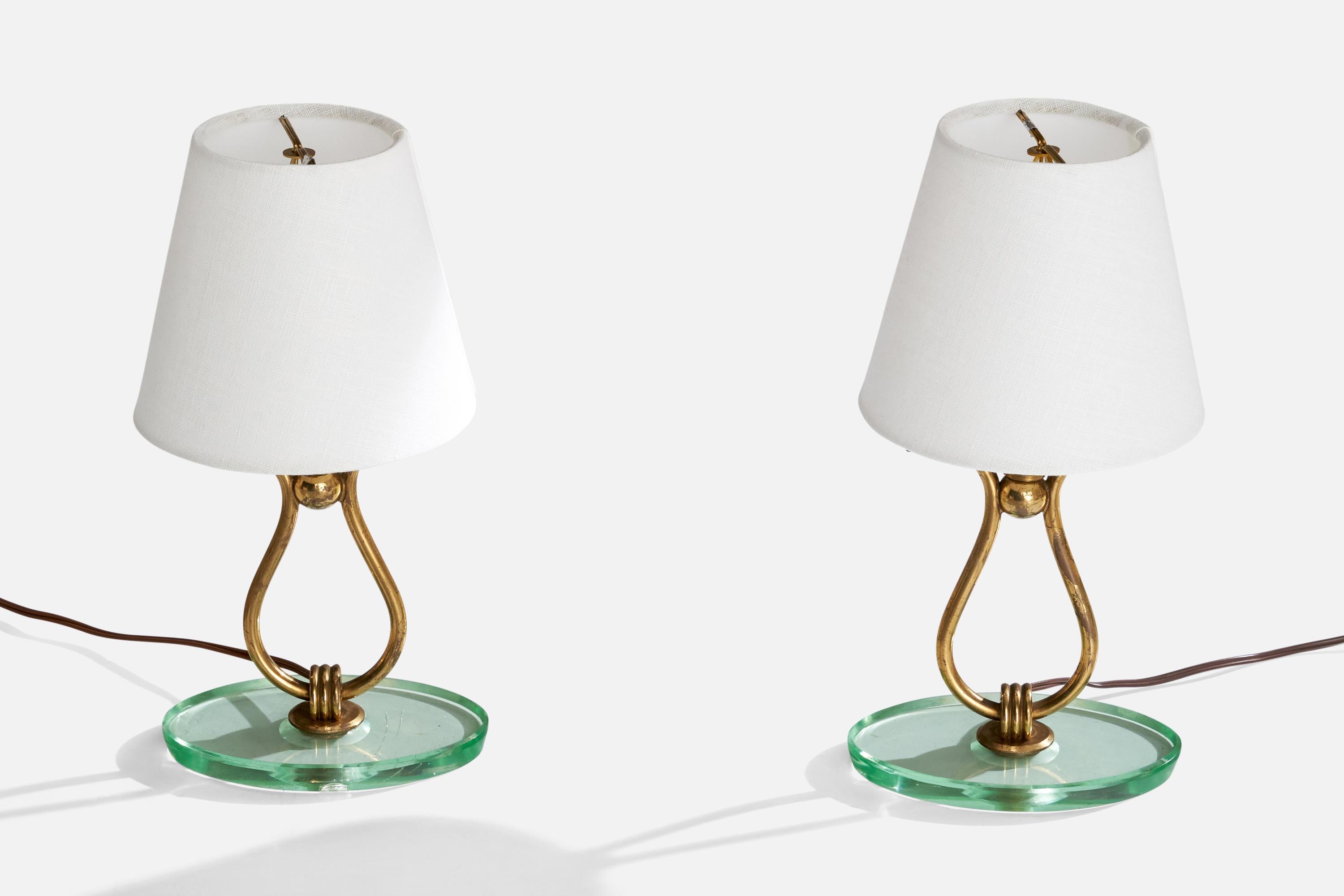 Italienische Designerin, Tischlampen, Messing, Glas, Stoff, Italien, 1940er Jahre im Zustand „Gut“ im Angebot in High Point, NC
