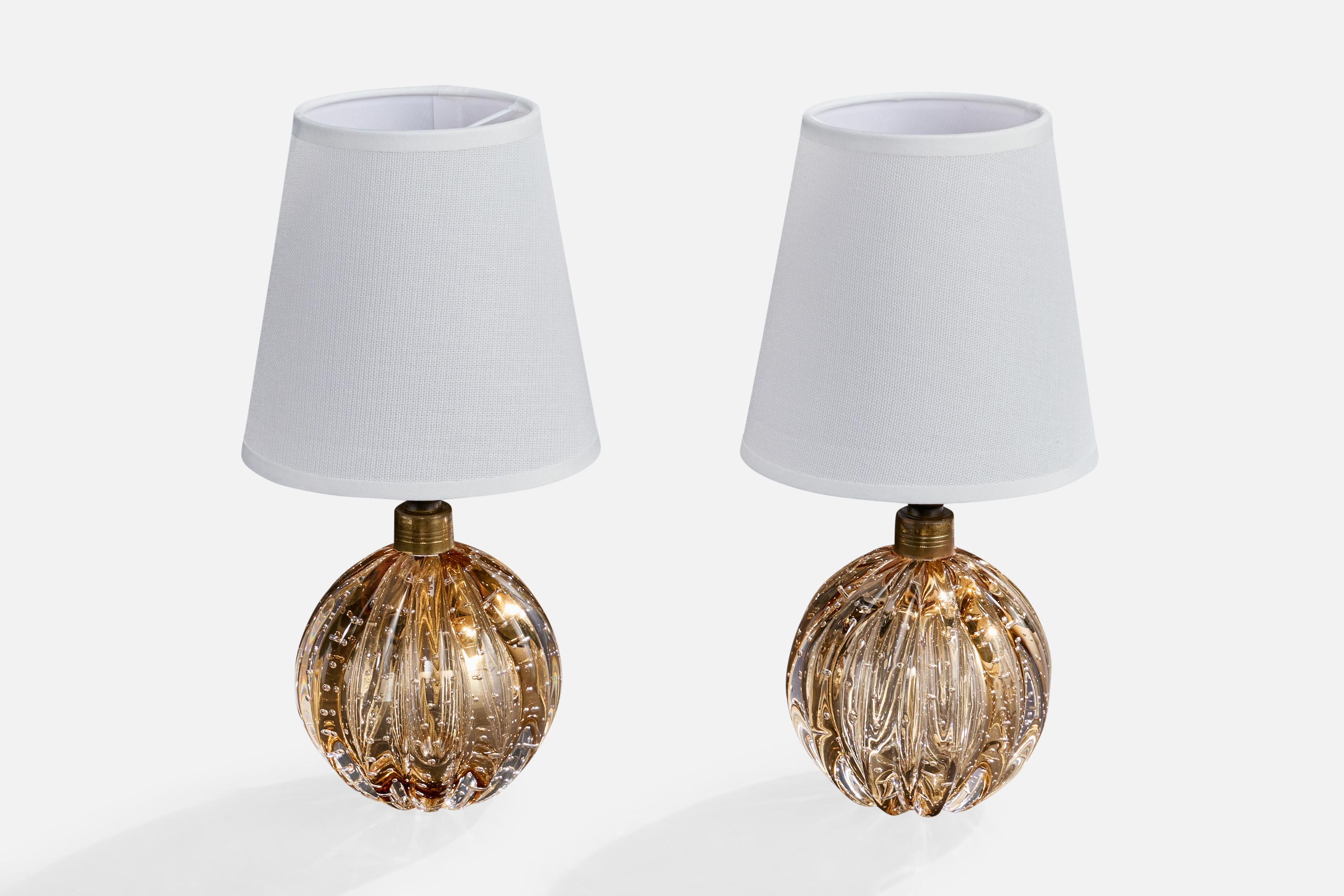 Mid-Century Modern Designer italien, lampes de table, laiton, verre, tissu, Italie, années 1950 en vente