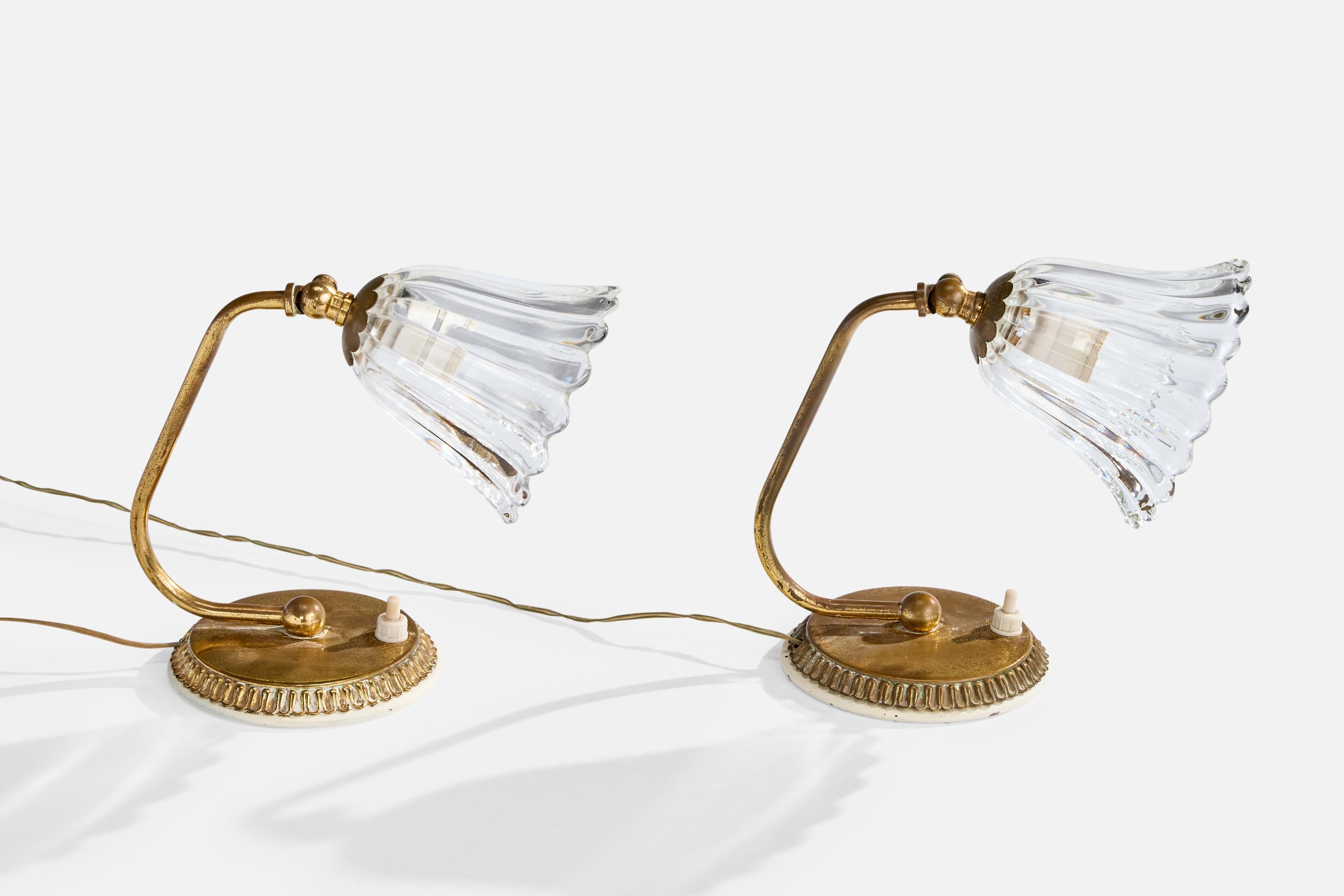 Designer italien, lampes de table, laiton, verre, Italie, années 1940 Bon état - En vente à High Point, NC