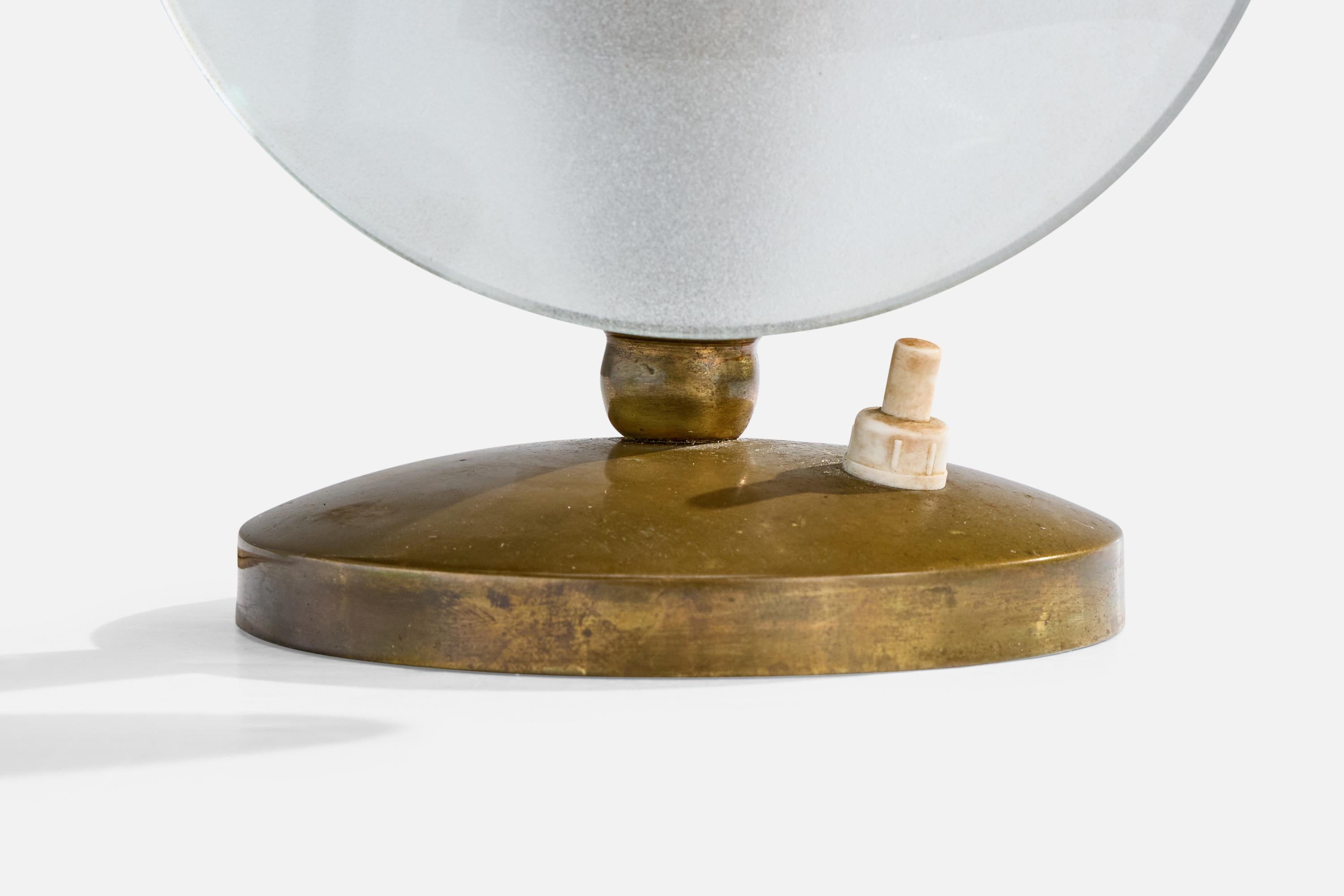Laiton Designer italien, lampes de table, laiton, verre, Italie, années 1940 en vente