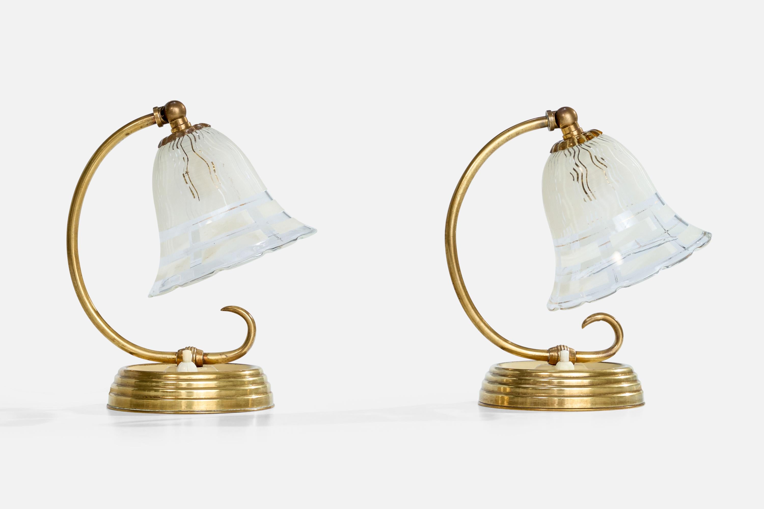 A pair of brass, lacquered metal and etched glass table lamps designed and produced in Italy, c. 1950s.

Dimensions of Lamp with Shade (inches): 7.75” H x 4.8“ W x 6.1“ D

Bulb Specifications: E-14

Number of Sockets (per fixture): 1

Sold with