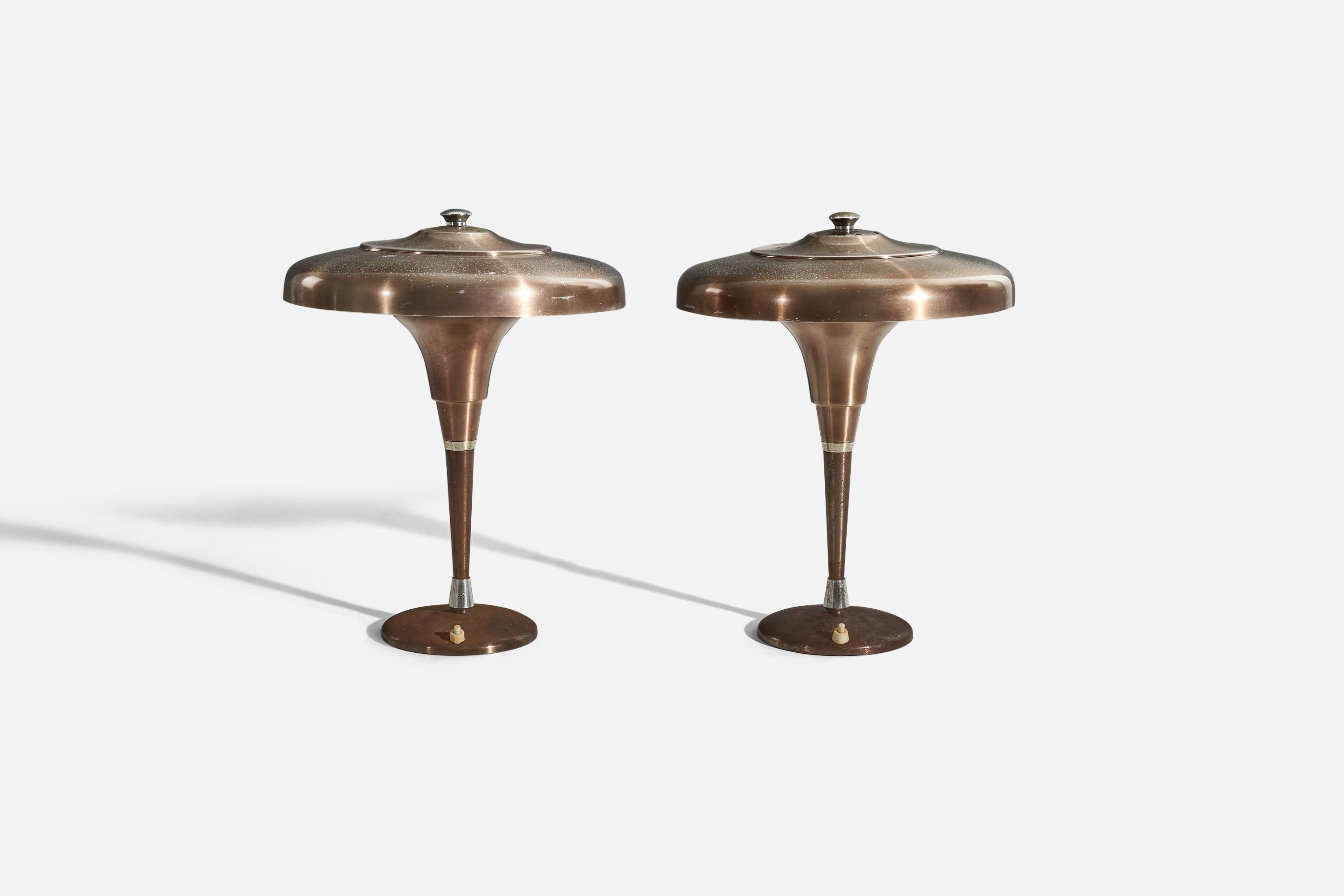 Ein Paar Tischlampen aus Messing, entworfen und hergestellt in Italien, ca. 1940.