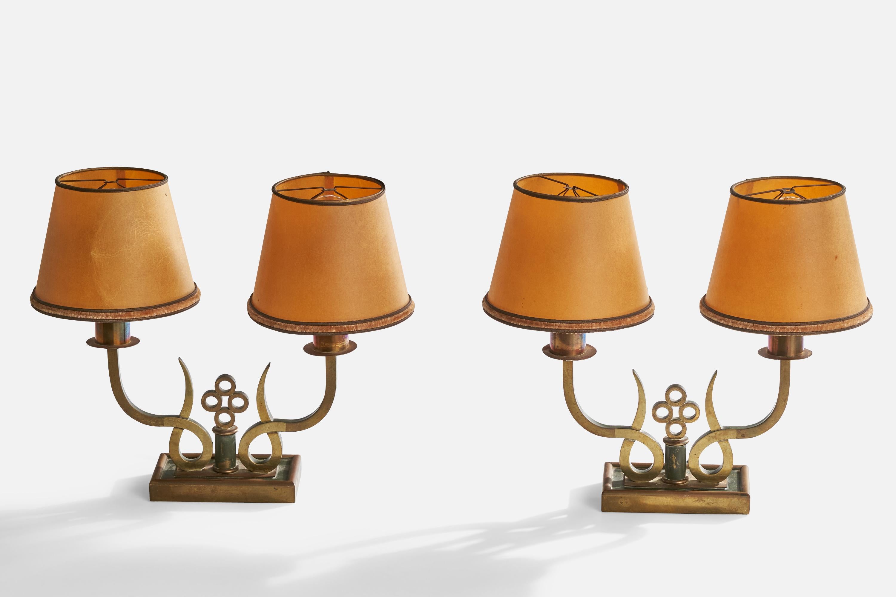 Italian Designer, Table Lamps, Brass, Metal, Paper, Italy, 1930s In Good Condition For Sale In High Point, NC