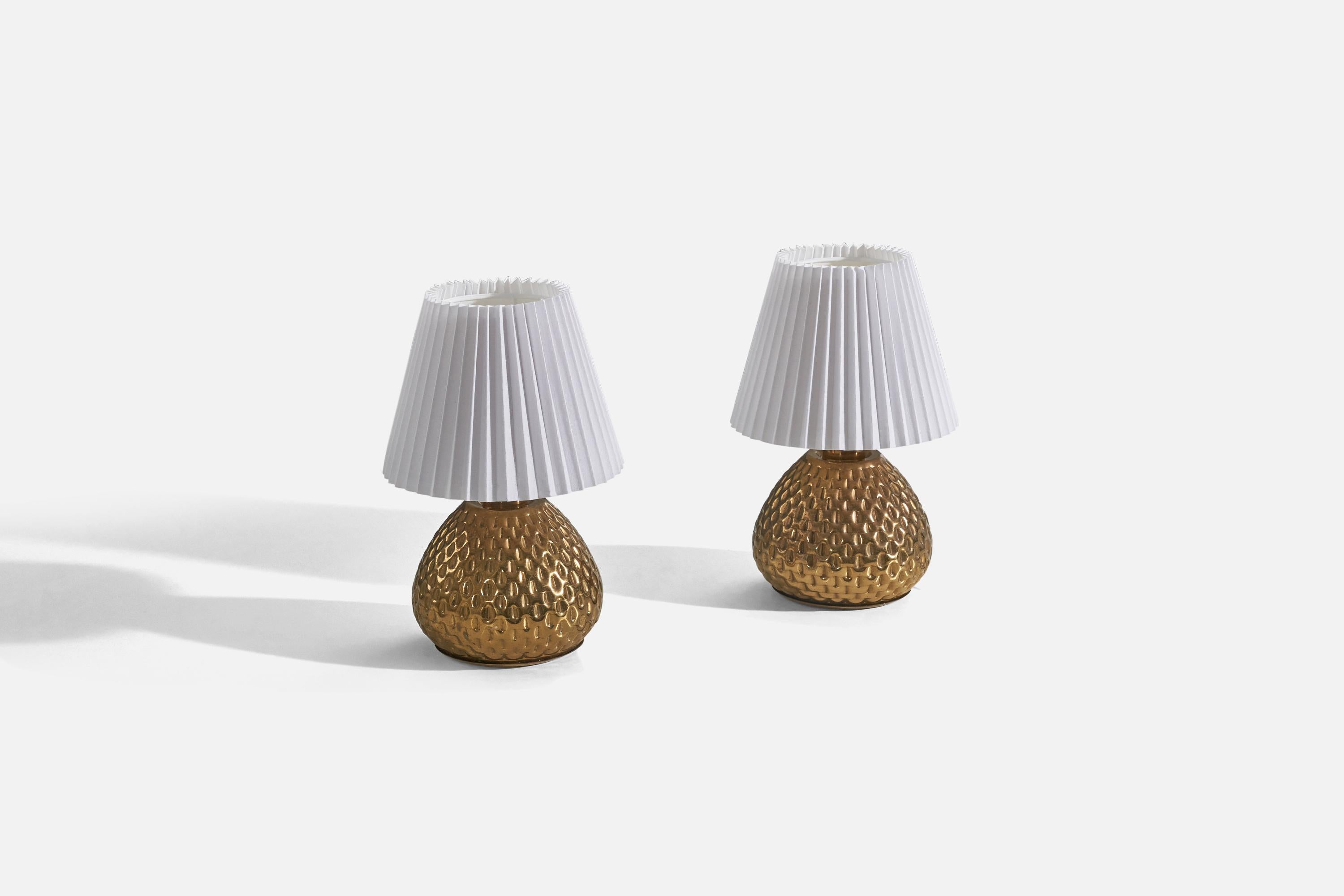 Mid-Century Modern Italian Designer, Table Lamps, Brass, Paper, Italy, 1970s For Sale
