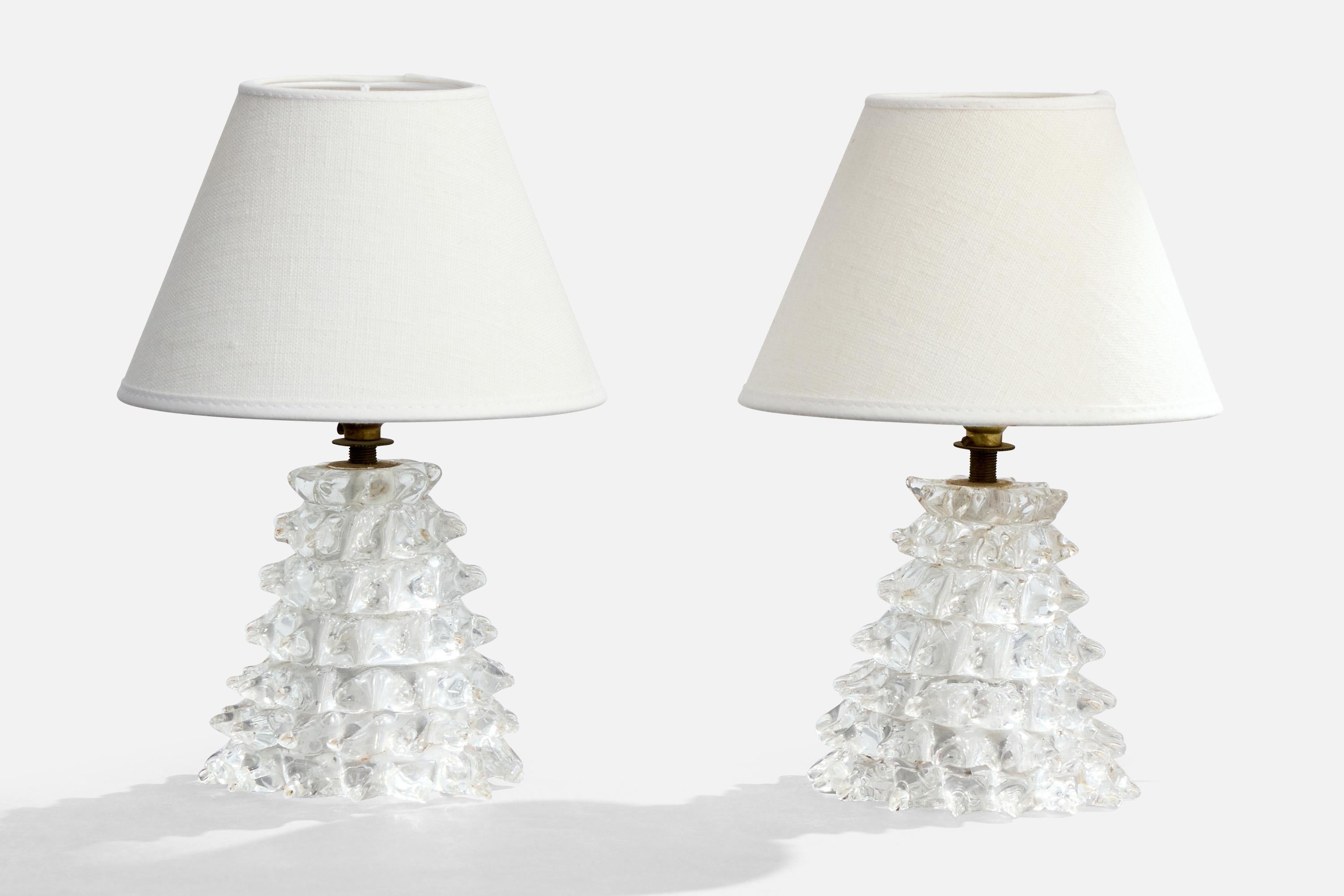 Ein Paar Tischlampen aus Messing und Murano-Glas, entworfen und hergestellt in Italien, ca. 1940er Jahre.

Abmessungen der Lampe (Zoll): 5,75