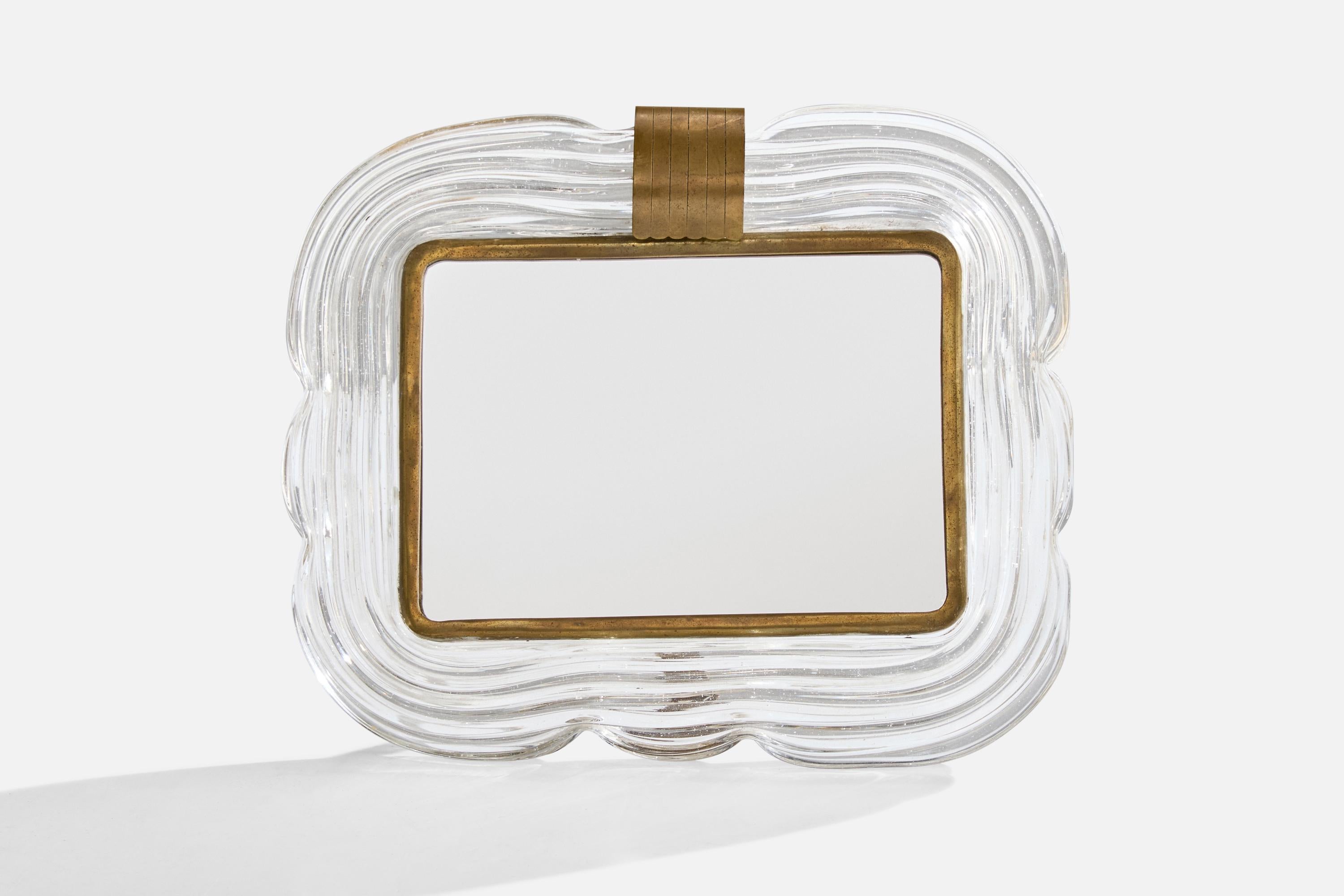 Miroir de table en laiton et verre, conçu et produit en Italie, années 1940.