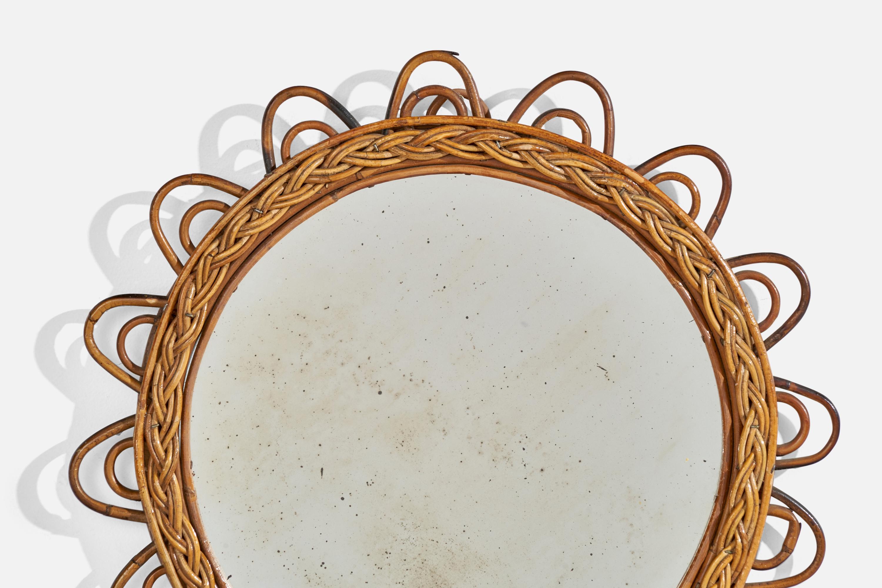 Designer italien, miroir mural en forme de larme, Wood, miroir, Italie, c.C. 1950s Bon état - En vente à High Point, NC