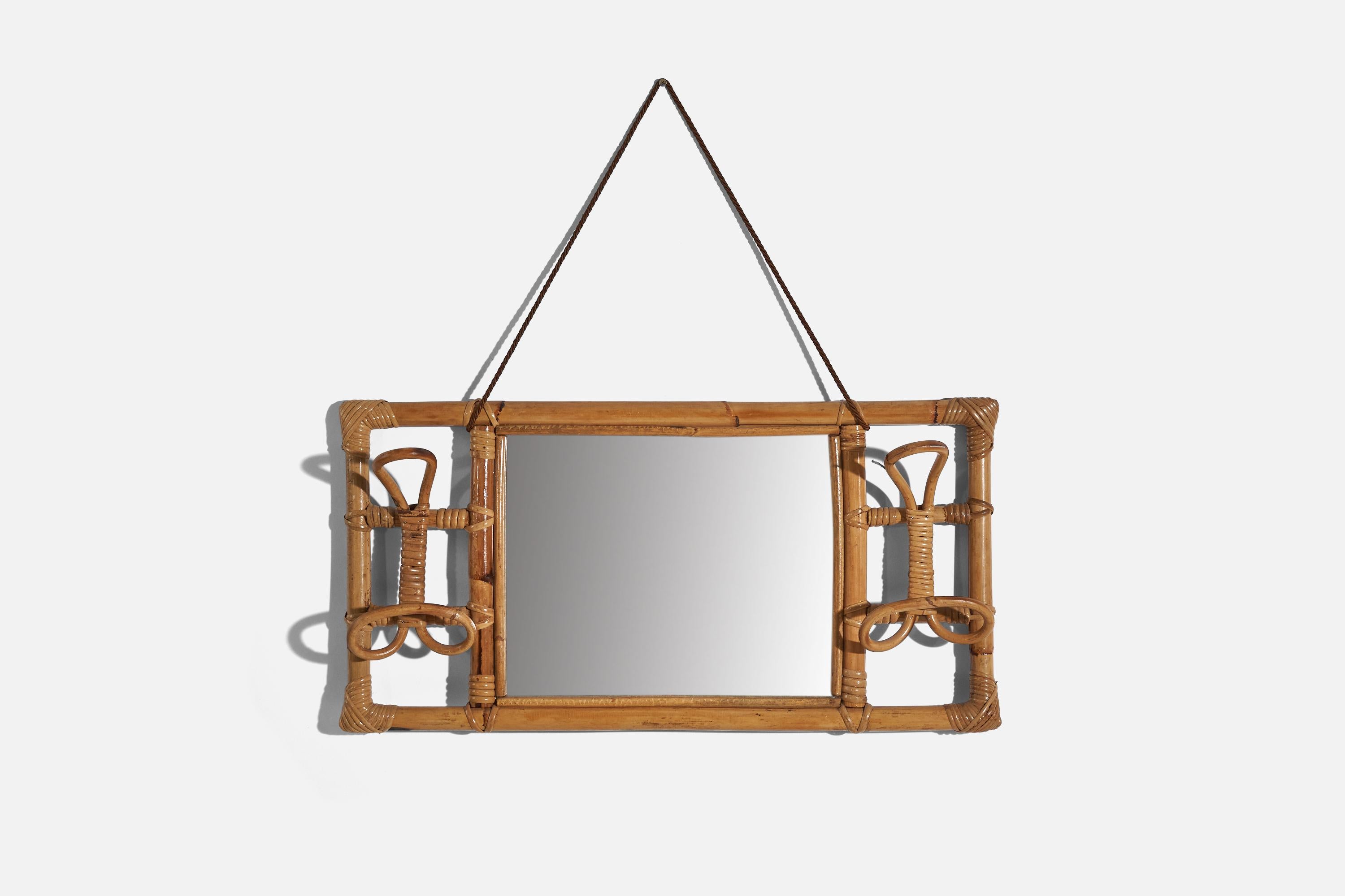 Diseñador italiano, perchero de pared con espejo, ratán, bambú, Italia, c. 1950