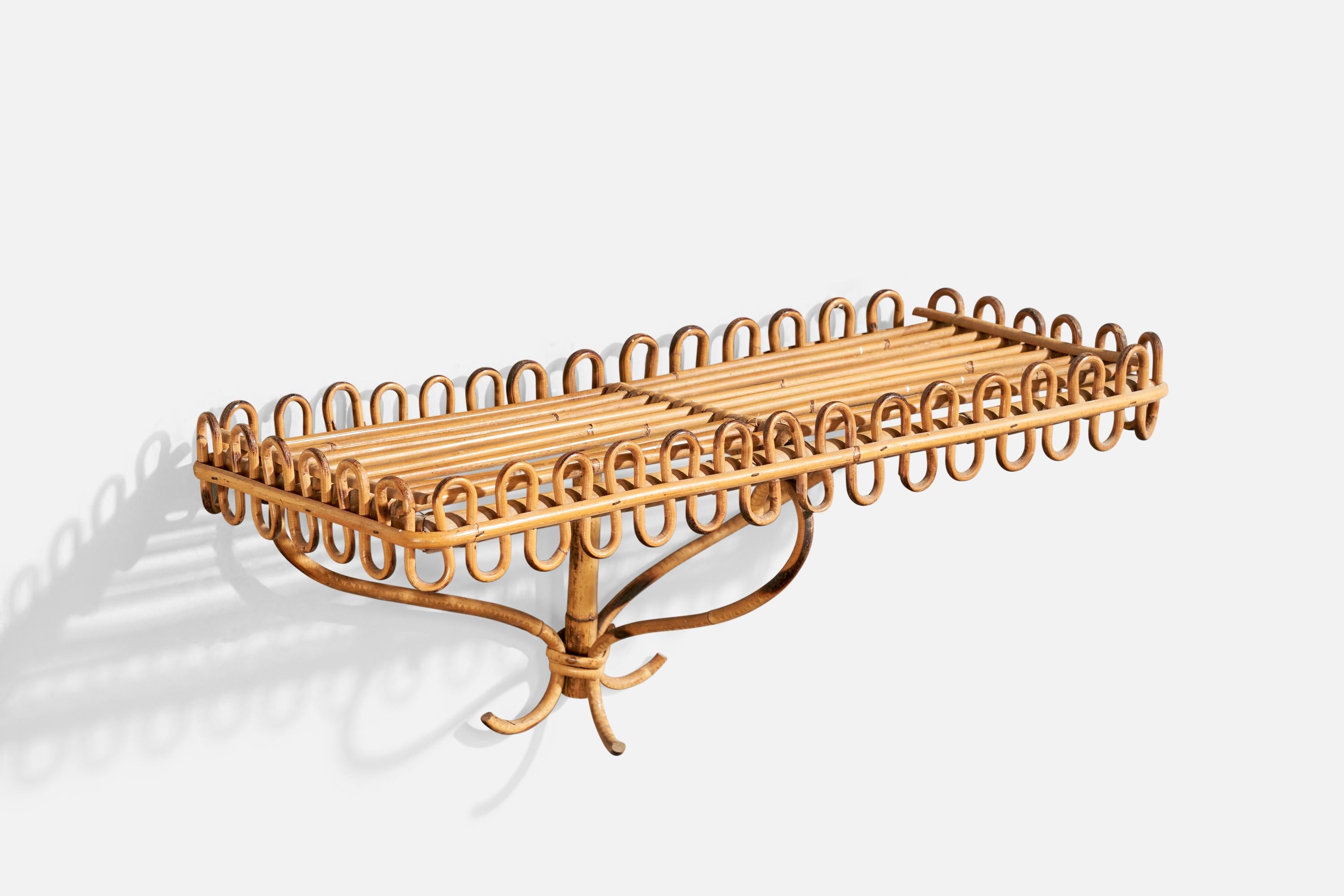 Kleine Wandkonsole oder -regal aus Bambus und Rattan, entworfen und hergestellt in Italien, ca. 1950er Jahre.

Abmessungen: 9