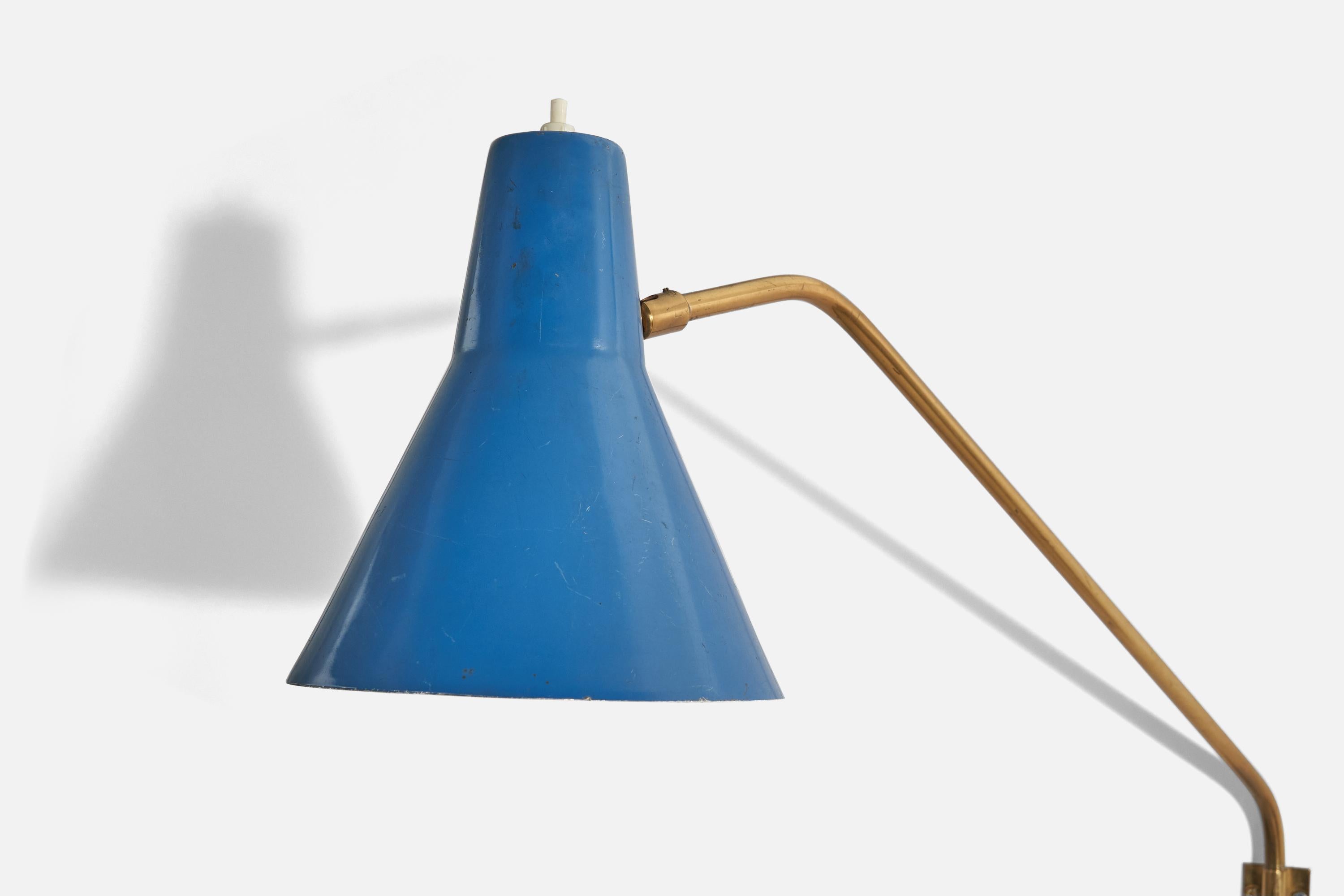 Italian Designer, Wall Light, Brass, Blue Lacquered Metal, Italy, c. 1950s In Good Condition For Sale In High Point, NC