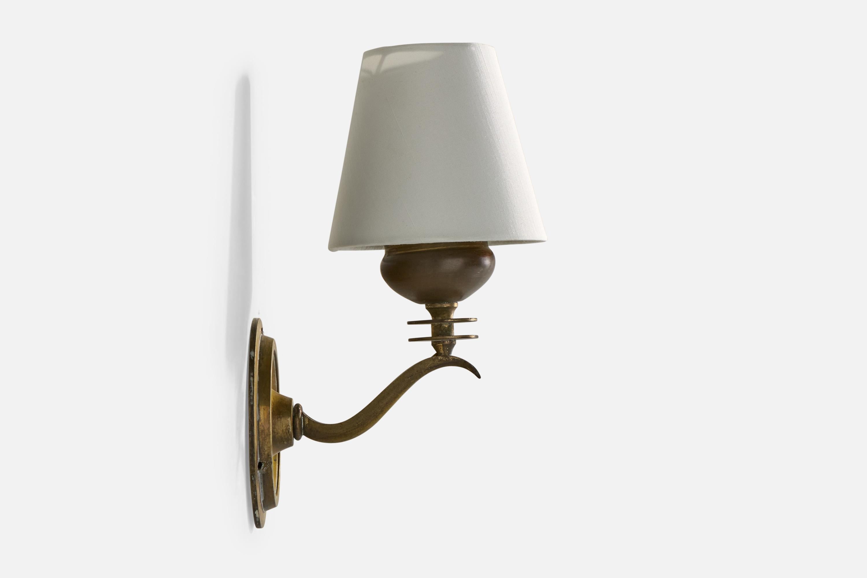 Italienische Designerin, Wandleuchte, Messing, Stoff, Italien, 1930er Jahre 1