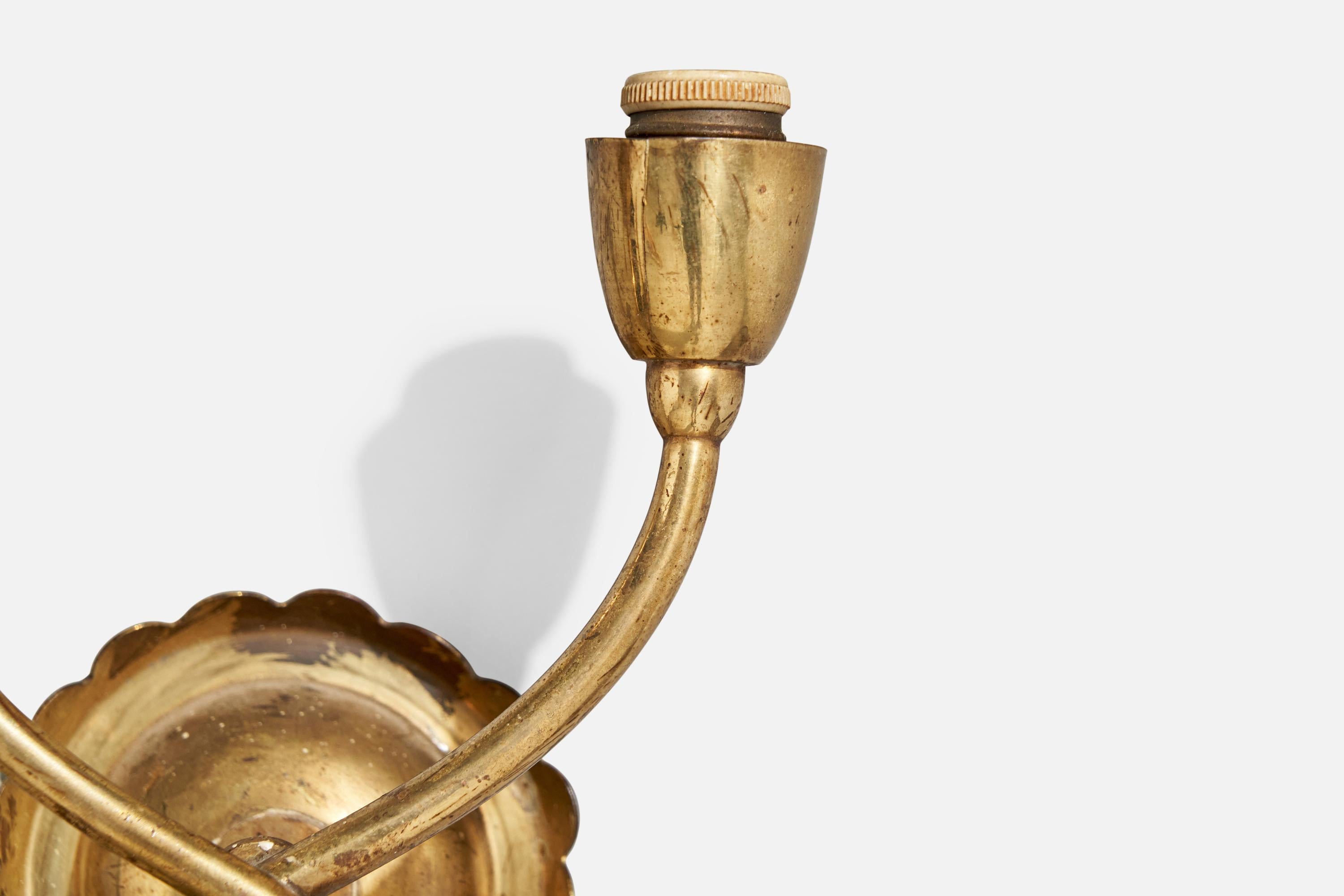 Italienische Designerin, Wandleuchte, Messing, Stoff, Italien, 1930er Jahre 1