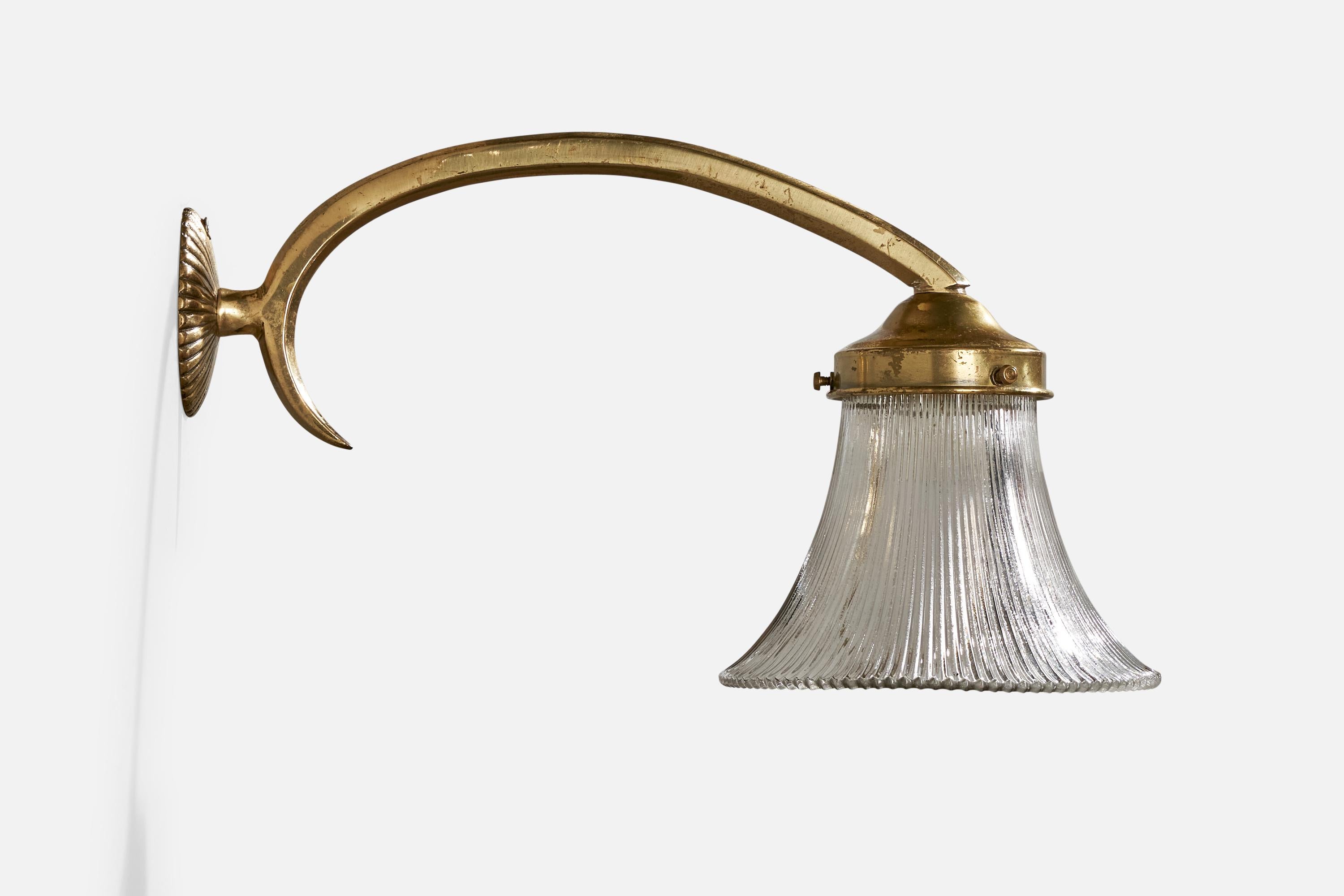 Diseñador italiano, Aplique, Latón, Cristal, Italia, Años 1930 en Bueno estado para la venta en High Point, NC